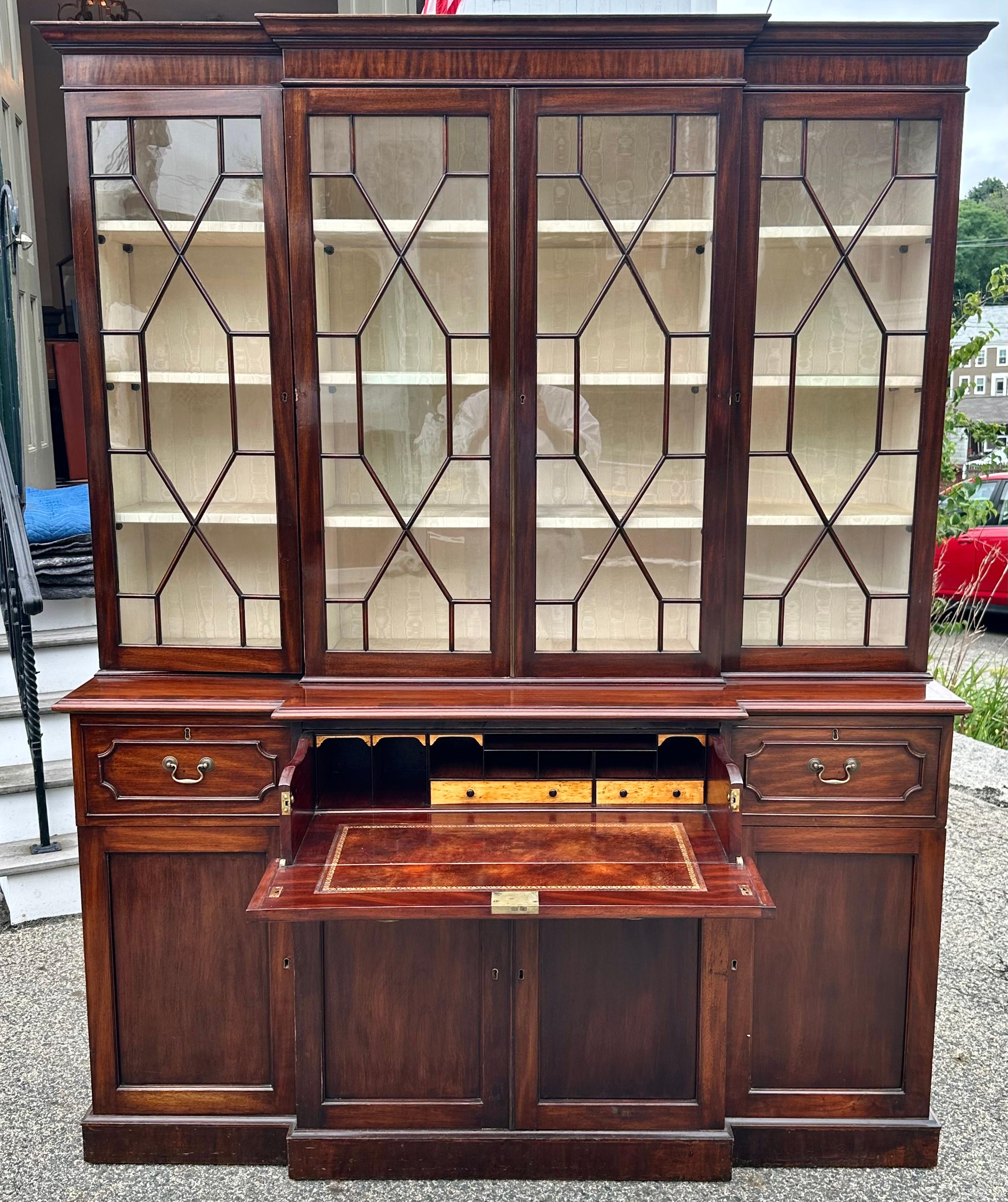 English 18th Century George III Mahogany Breakfront Bookcase