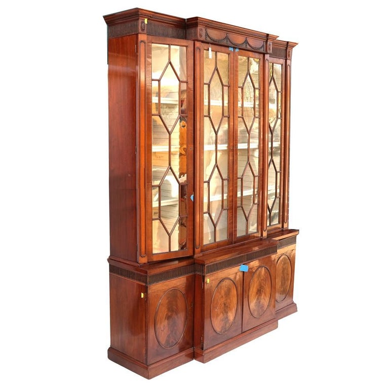 18th Century George III Mahogany Breakfront Bookcase For Sale 3