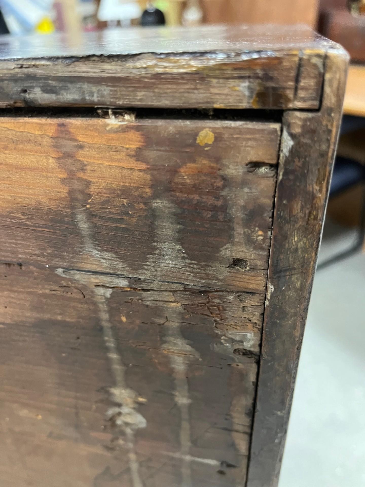 Escritorio de caoba Jorge III del siglo XVIII. Secretario de escritura de frente inclinado. en venta 4