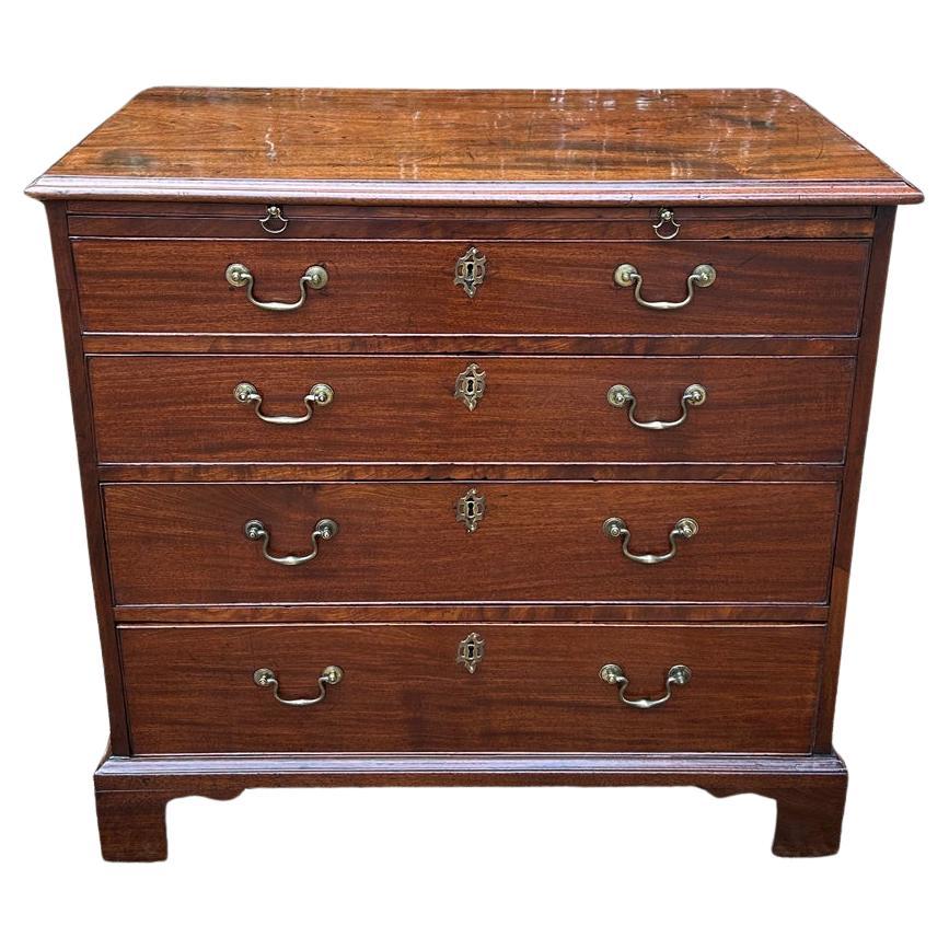 Cassettiera in mogano di Giorgio III del XVIII secolo