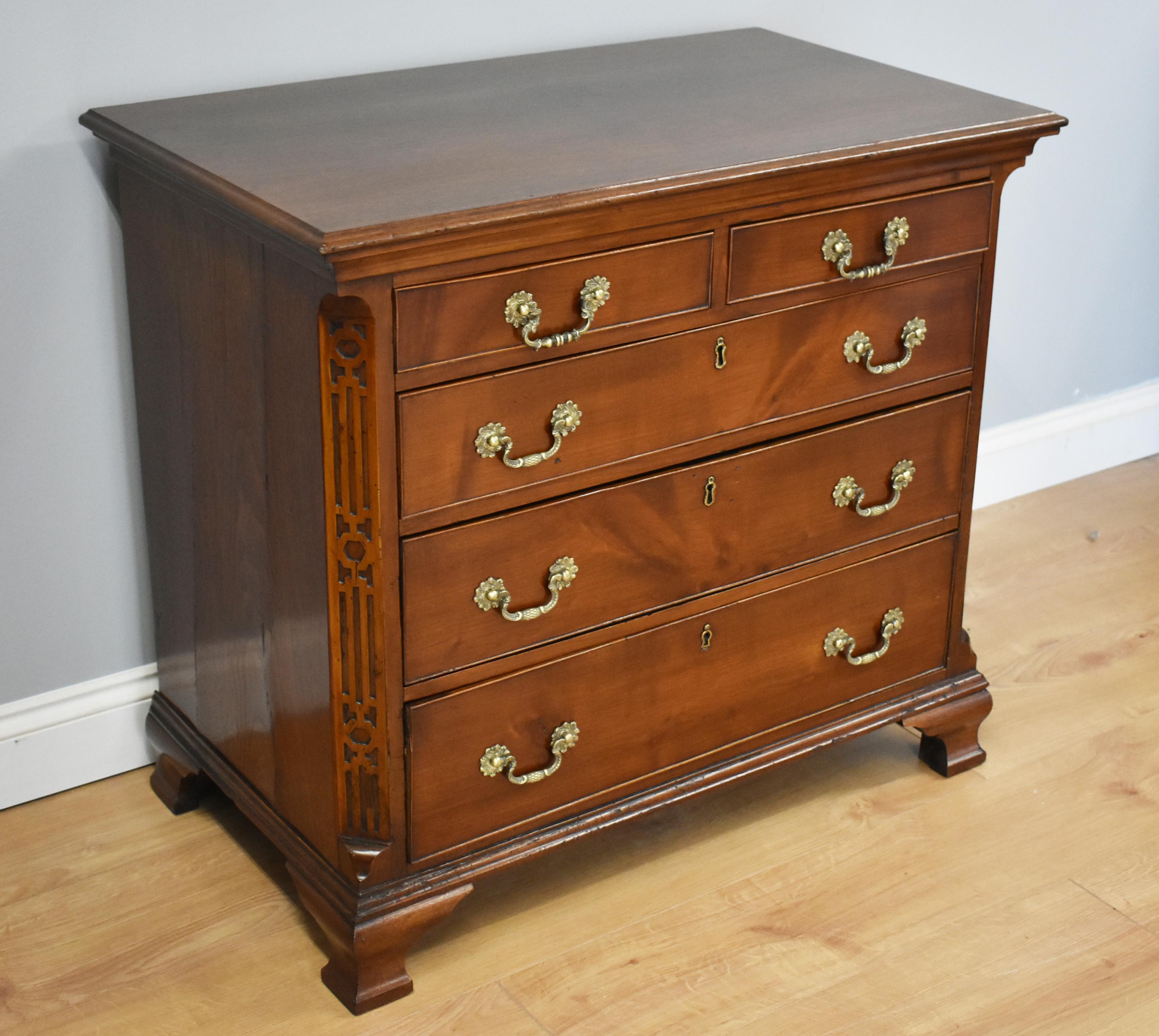 English 18th Century George III Mahogany Chest of Drawers of Small Proportions