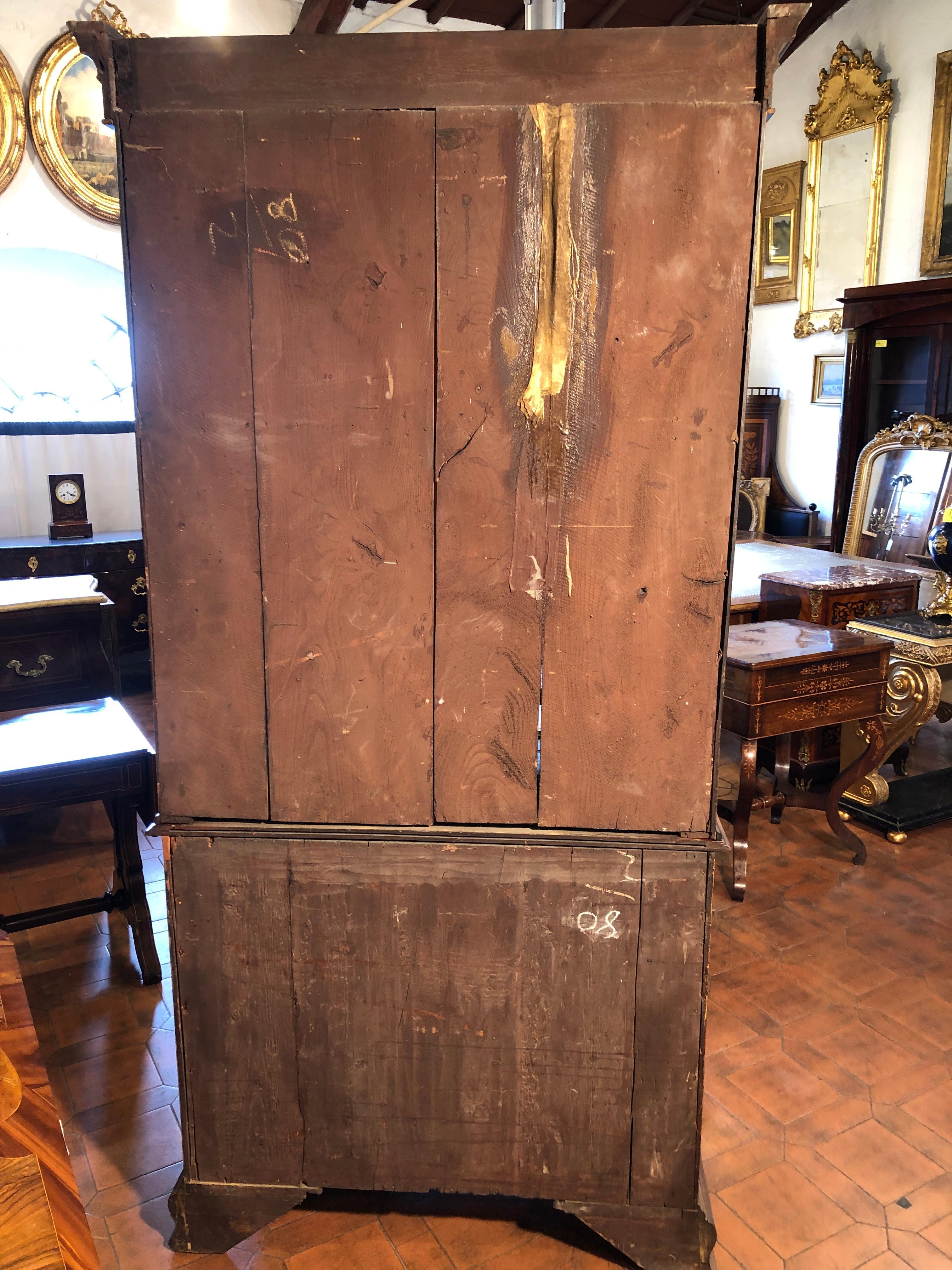 18th Century George III Mahogany Inlaid Irish Bookcase Cabinet 1780s For Sale 6