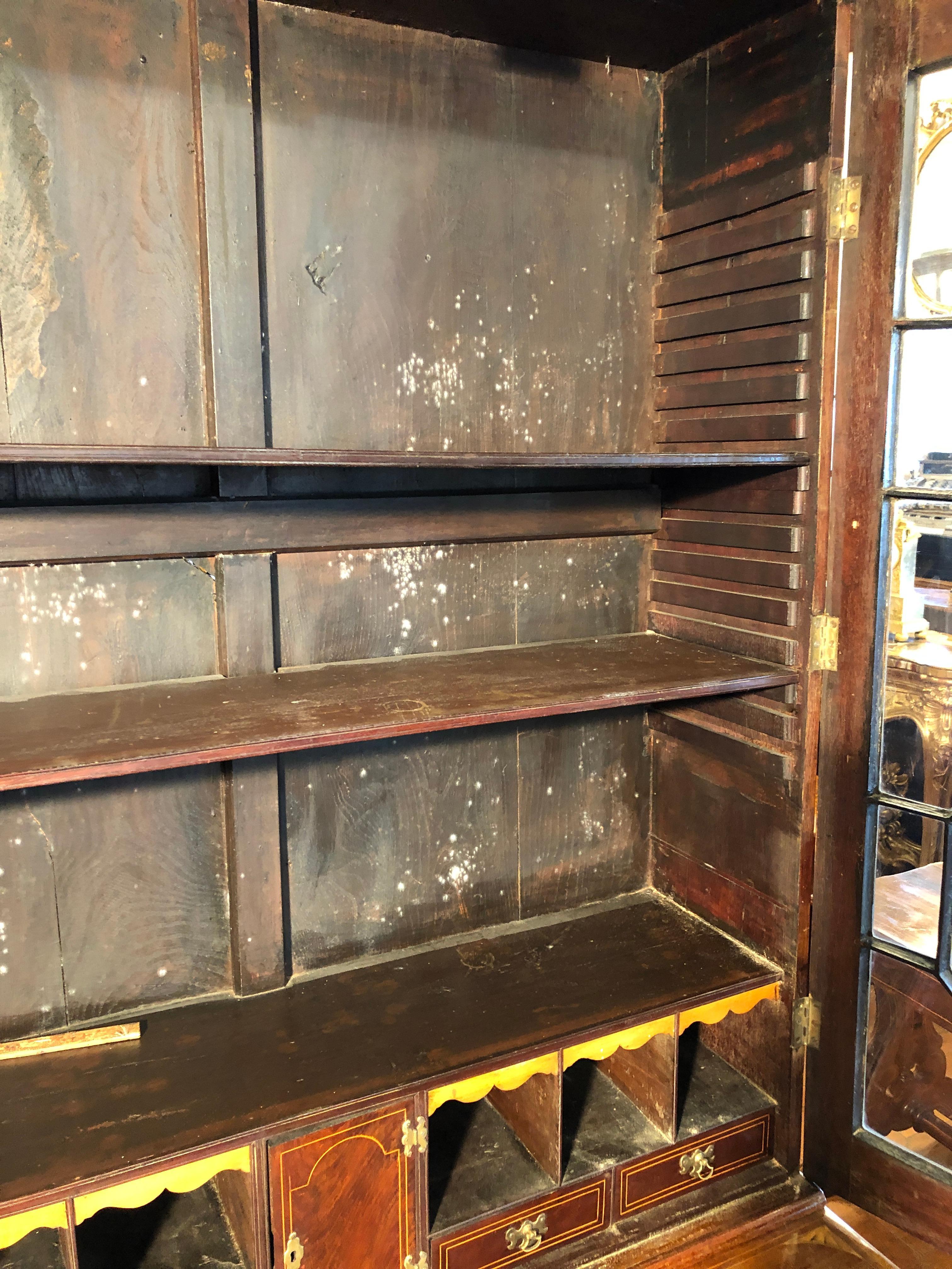 18th Century George III Mahogany Inlaid Irish Bookcase Cabinet 1780s For Sale 7