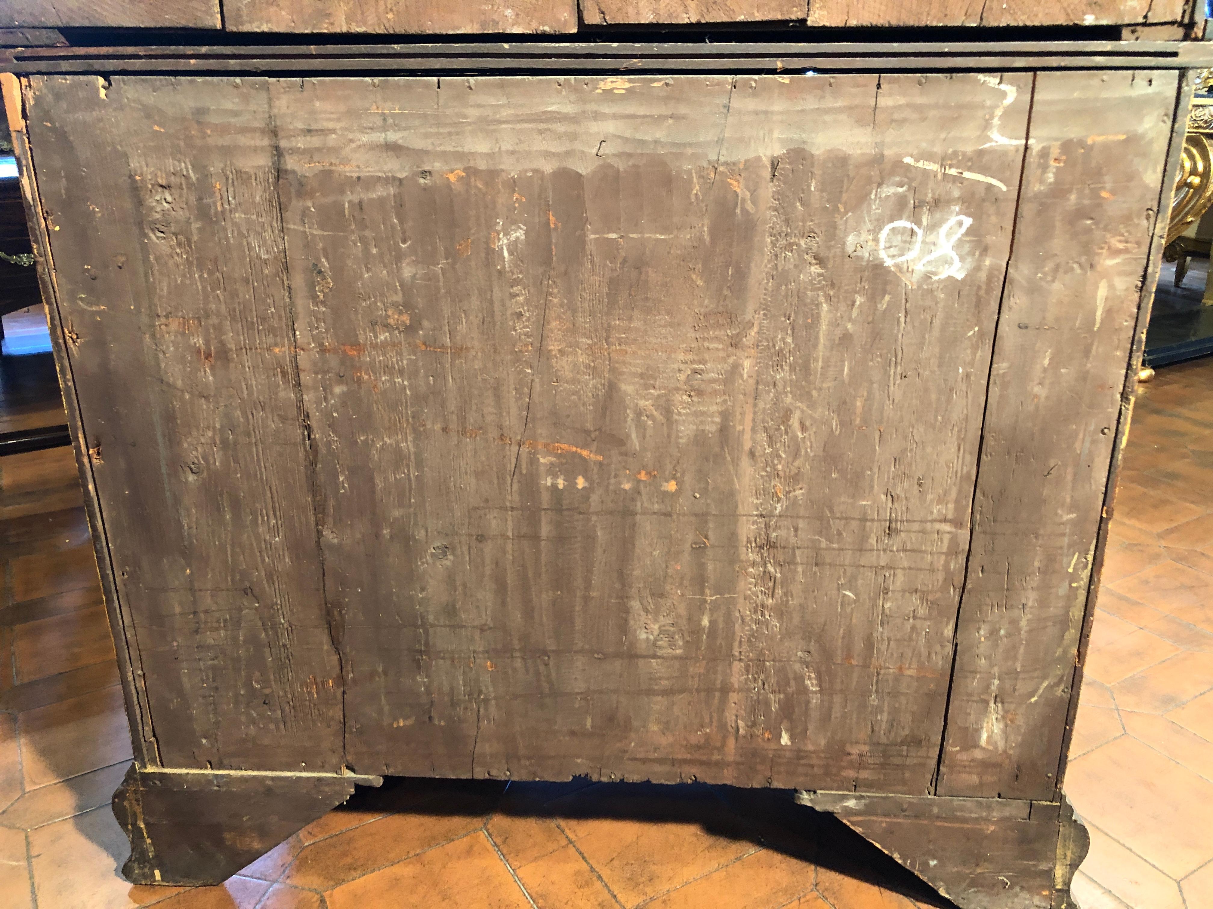 18th Century George III Mahogany Inlaid Irish Bookcase Cabinet 1780s For Sale 10