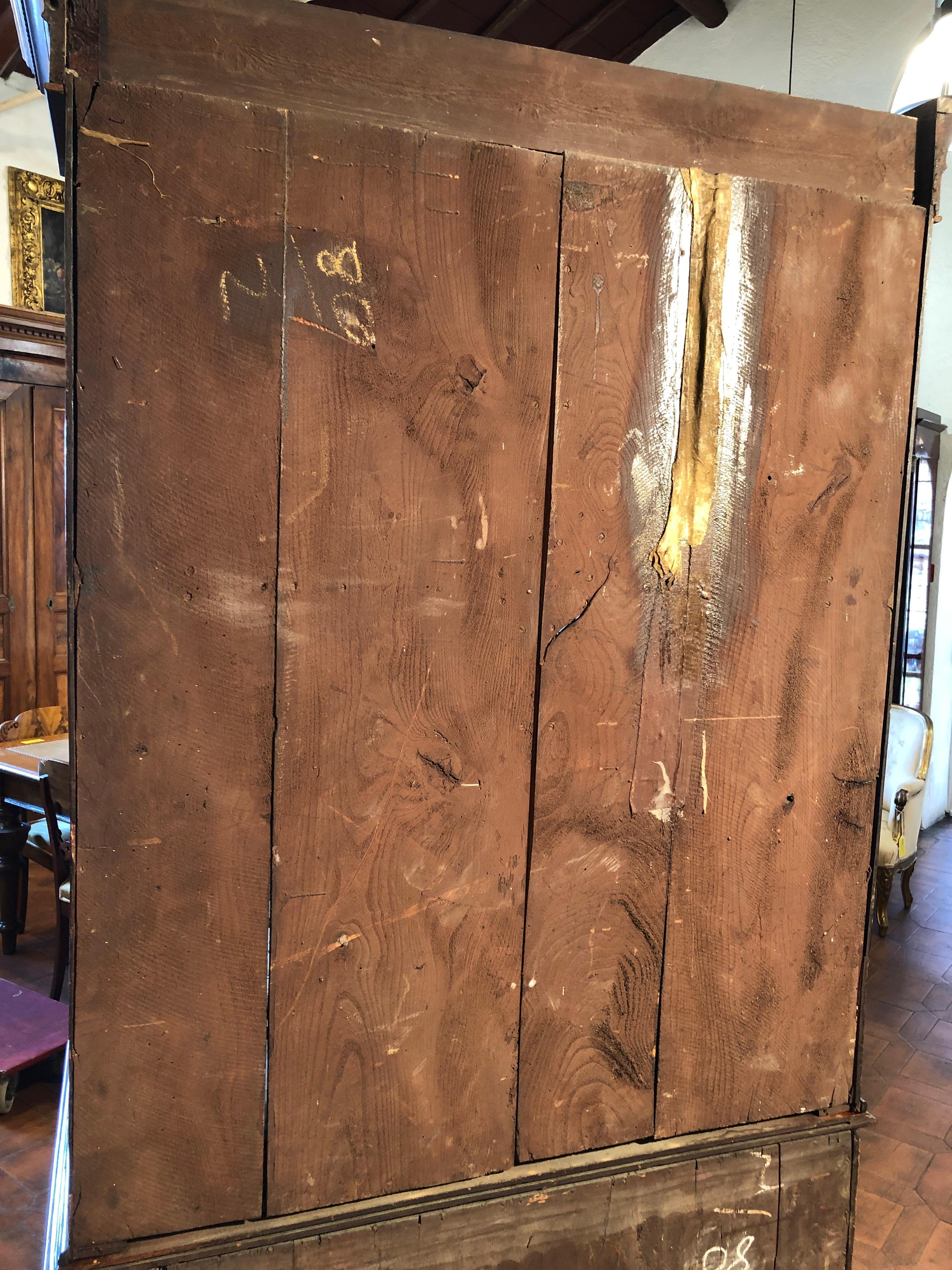 18th Century George III Mahogany Inlaid Irish Bookcase Cabinet 1780s For Sale 11