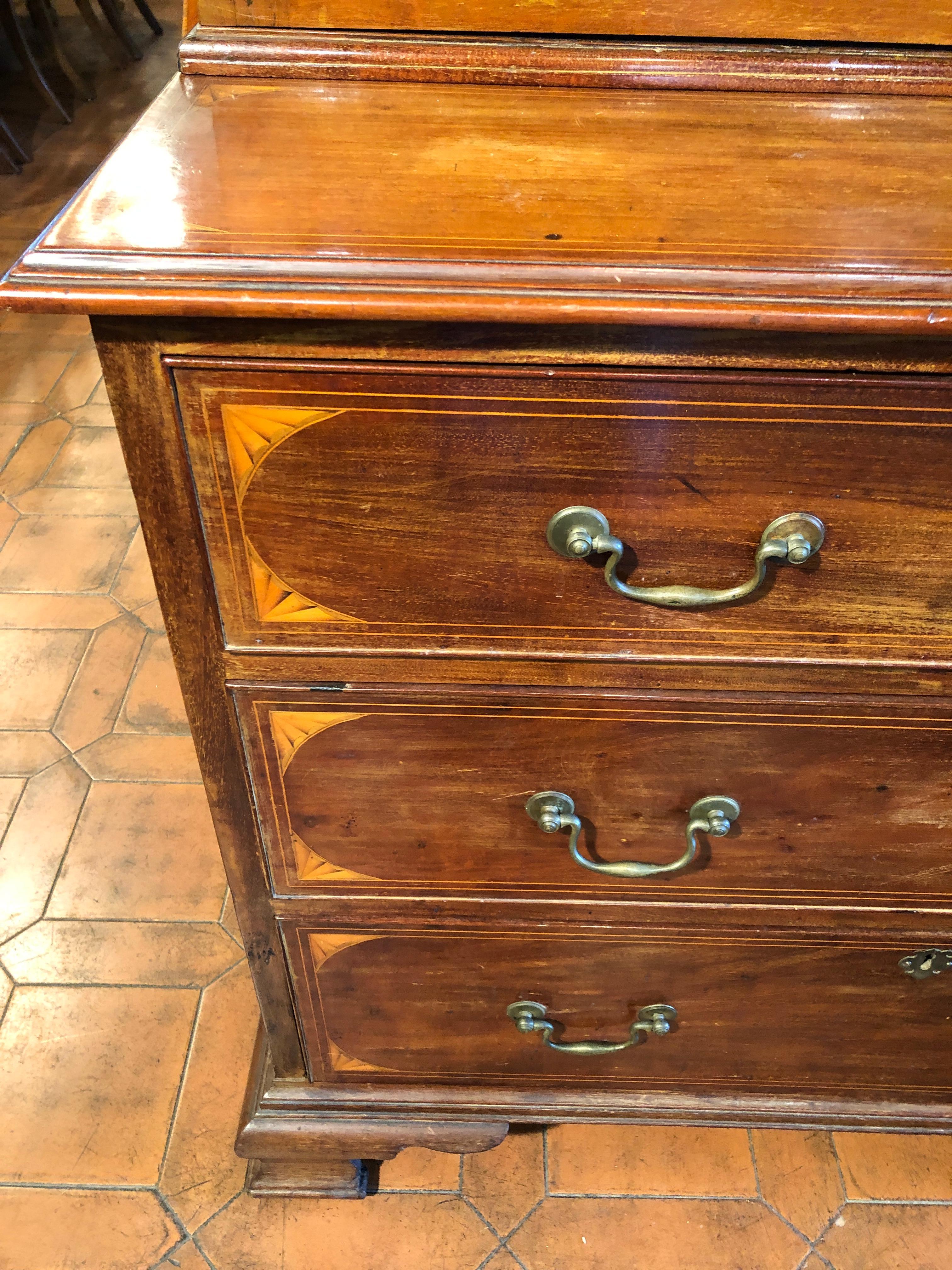 18th Century George III Mahogany Inlaid Irish Bookcase Cabinet 1780s For Sale 1