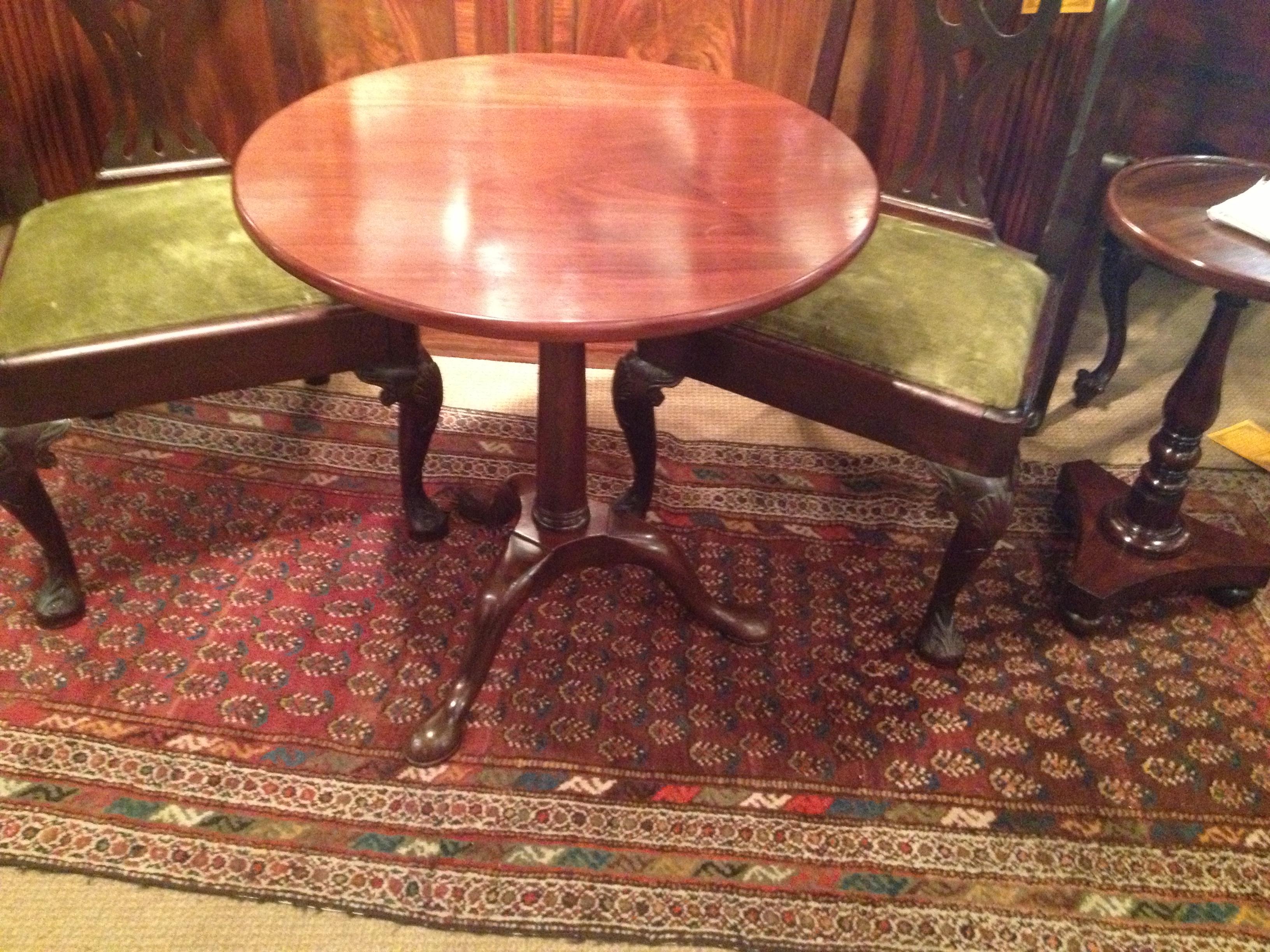 18th Century George III Mahogany Occasional Tilt-Top Table In Good Condition For Sale In Dublin 8, IE