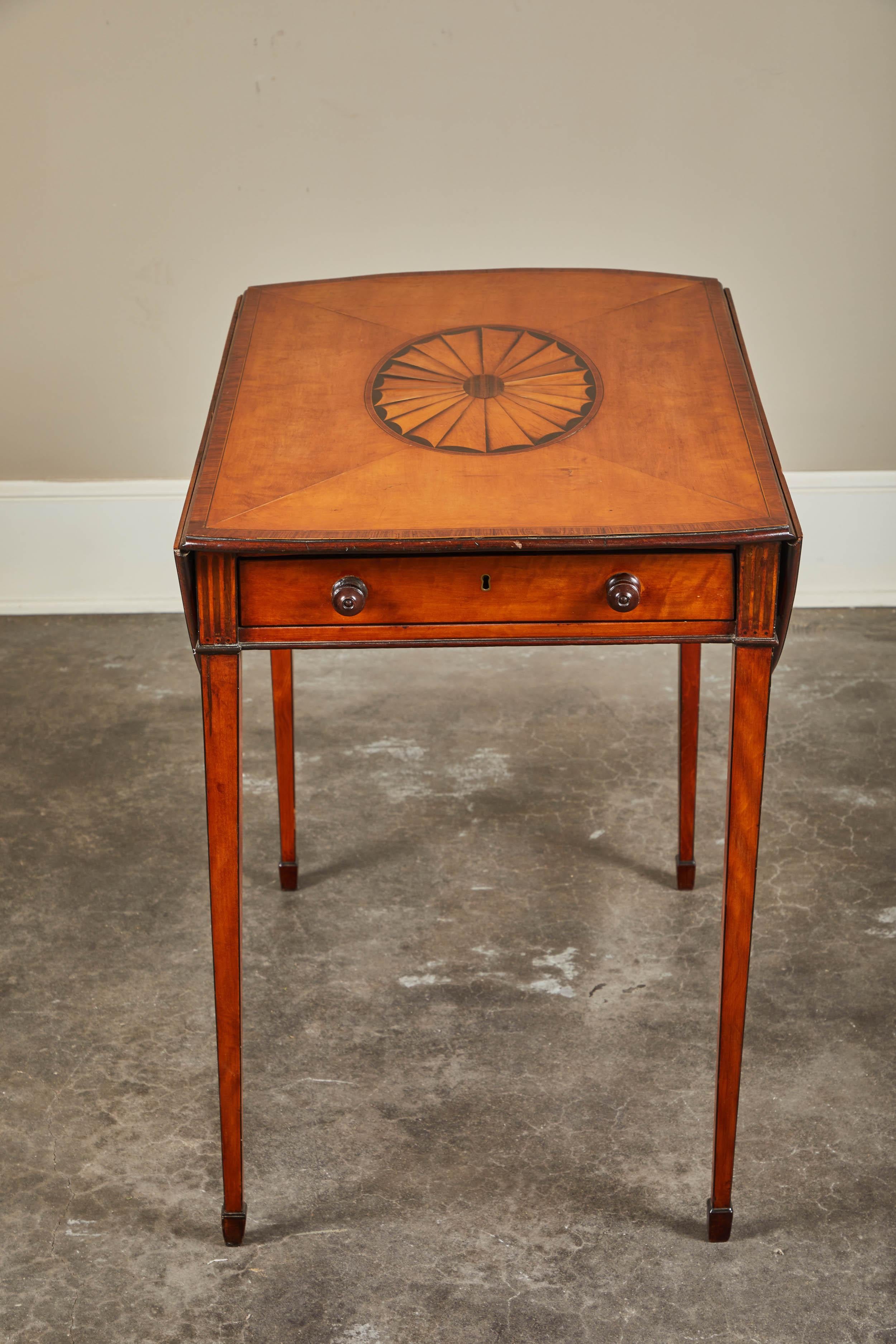 18th Century George III Mahogany Pembroke Table with Inlaid Fan 3