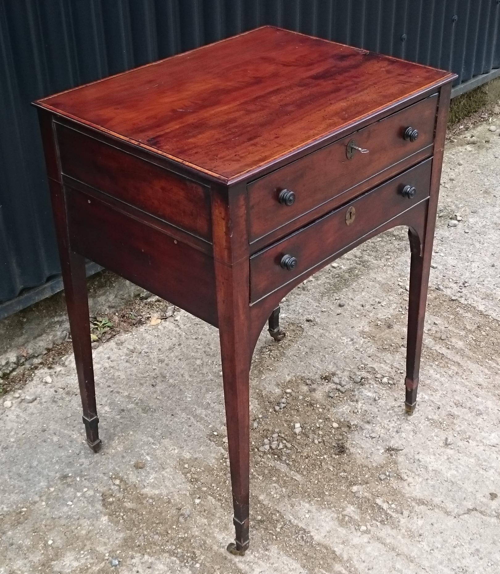 18th Century George III Mahogany Pot Cupboard, Nightstand or Bedside Table In Good Condition In Gloucestershire, GB