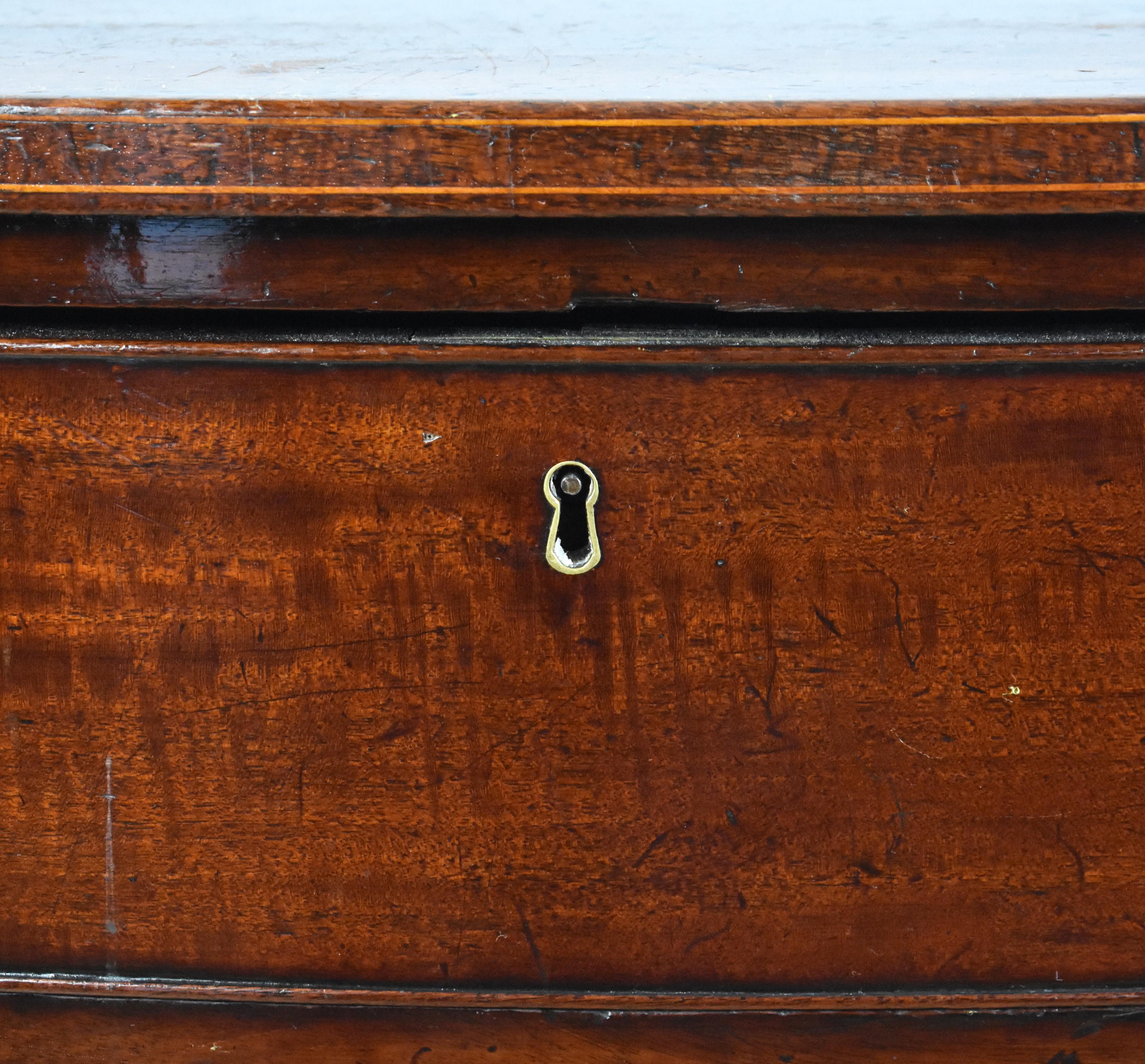 18th Century George III Mahogany Serpentine Chest For Sale 7