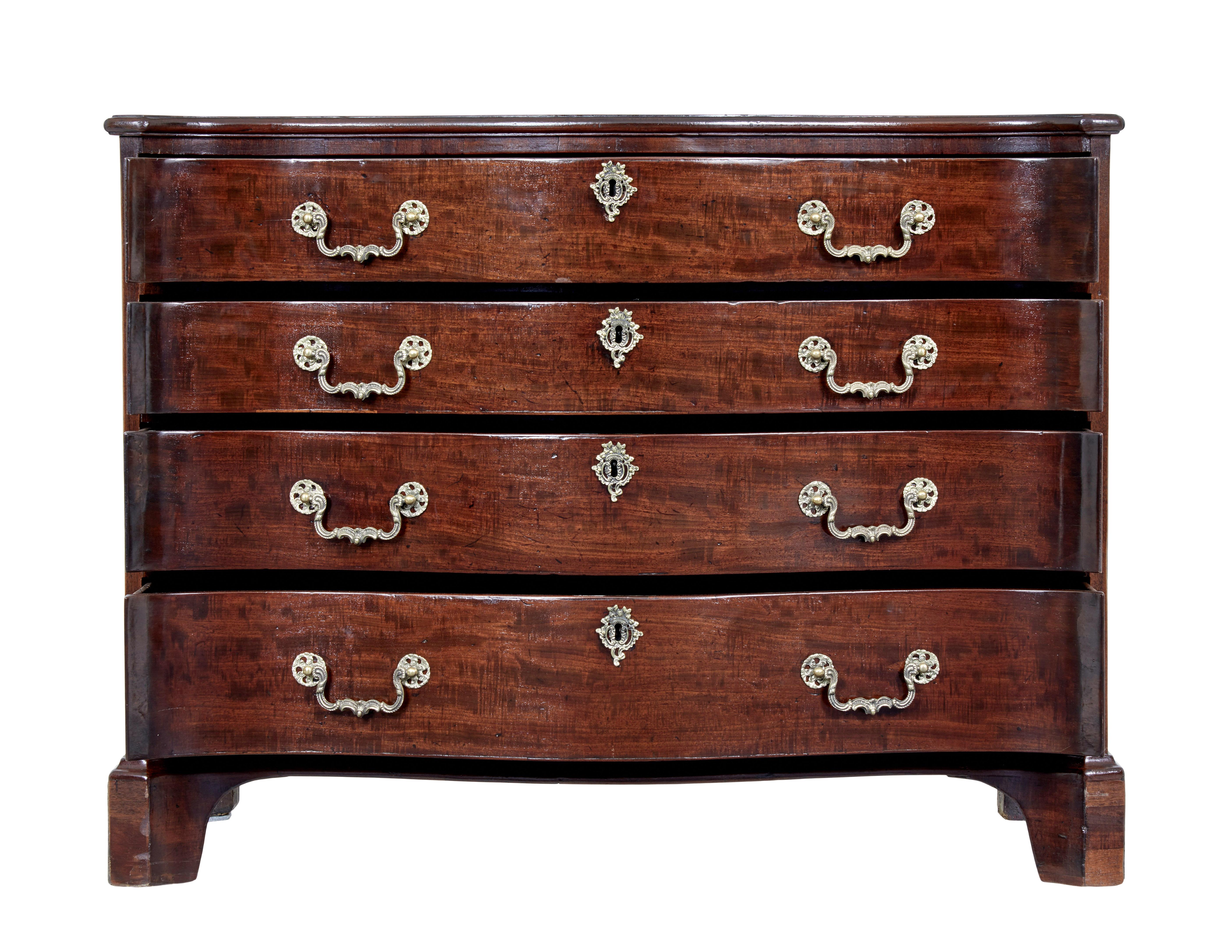 English 18th Century George III Mahogany Serpentine Chest of Drawers For Sale
