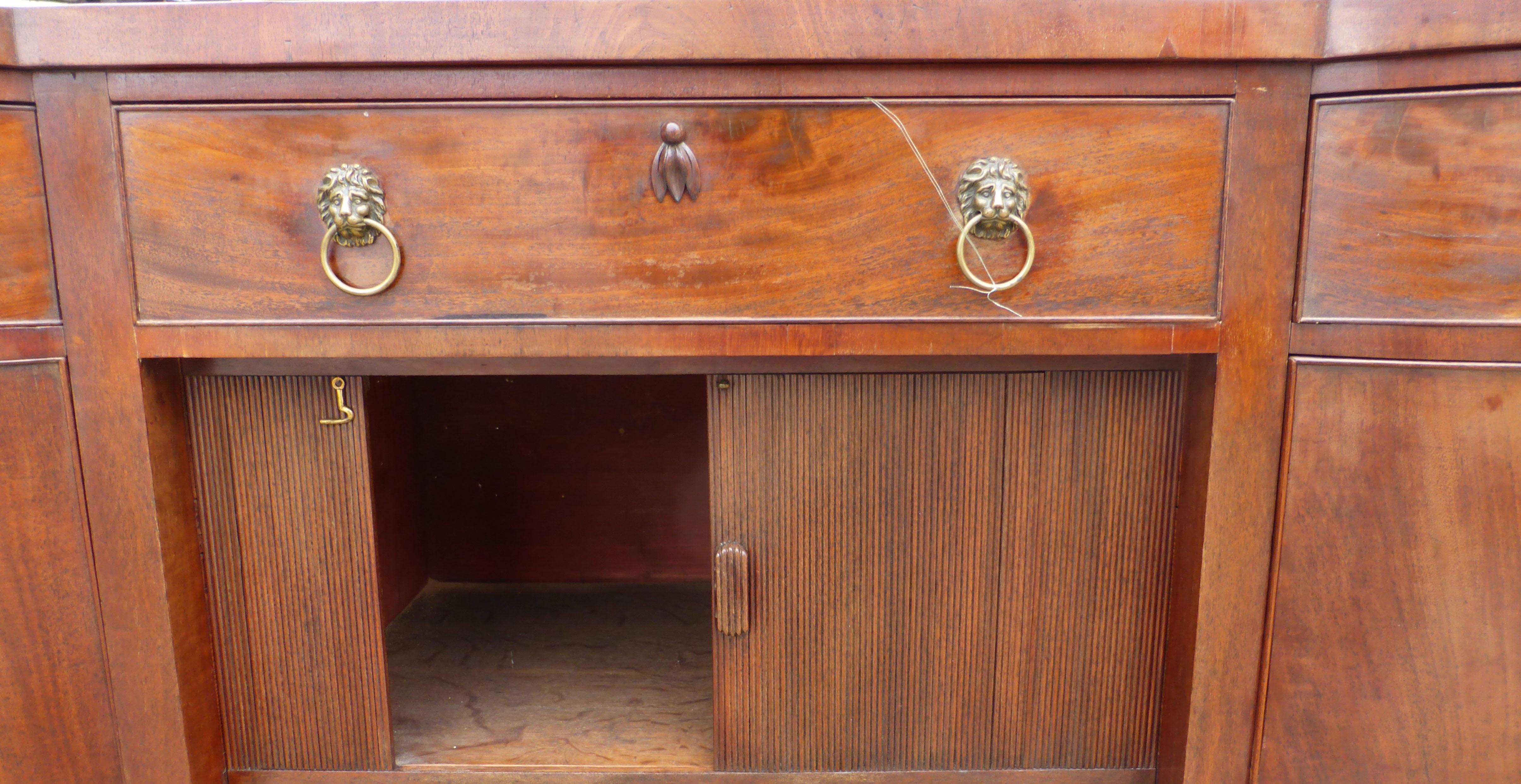 18th Century George III Mahogany Sideboard For Sale 1