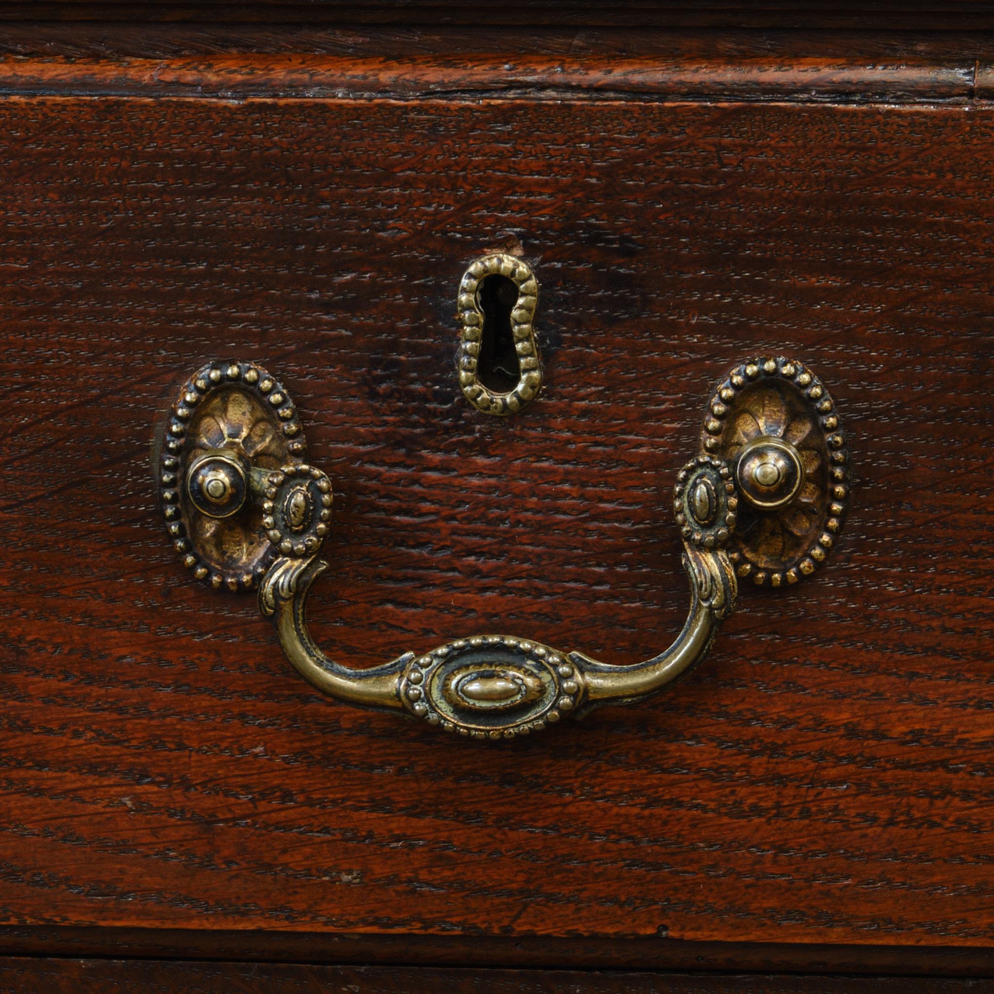 Cassettiera in quercia di Giorgio III del XVIII secolo in vendita 1