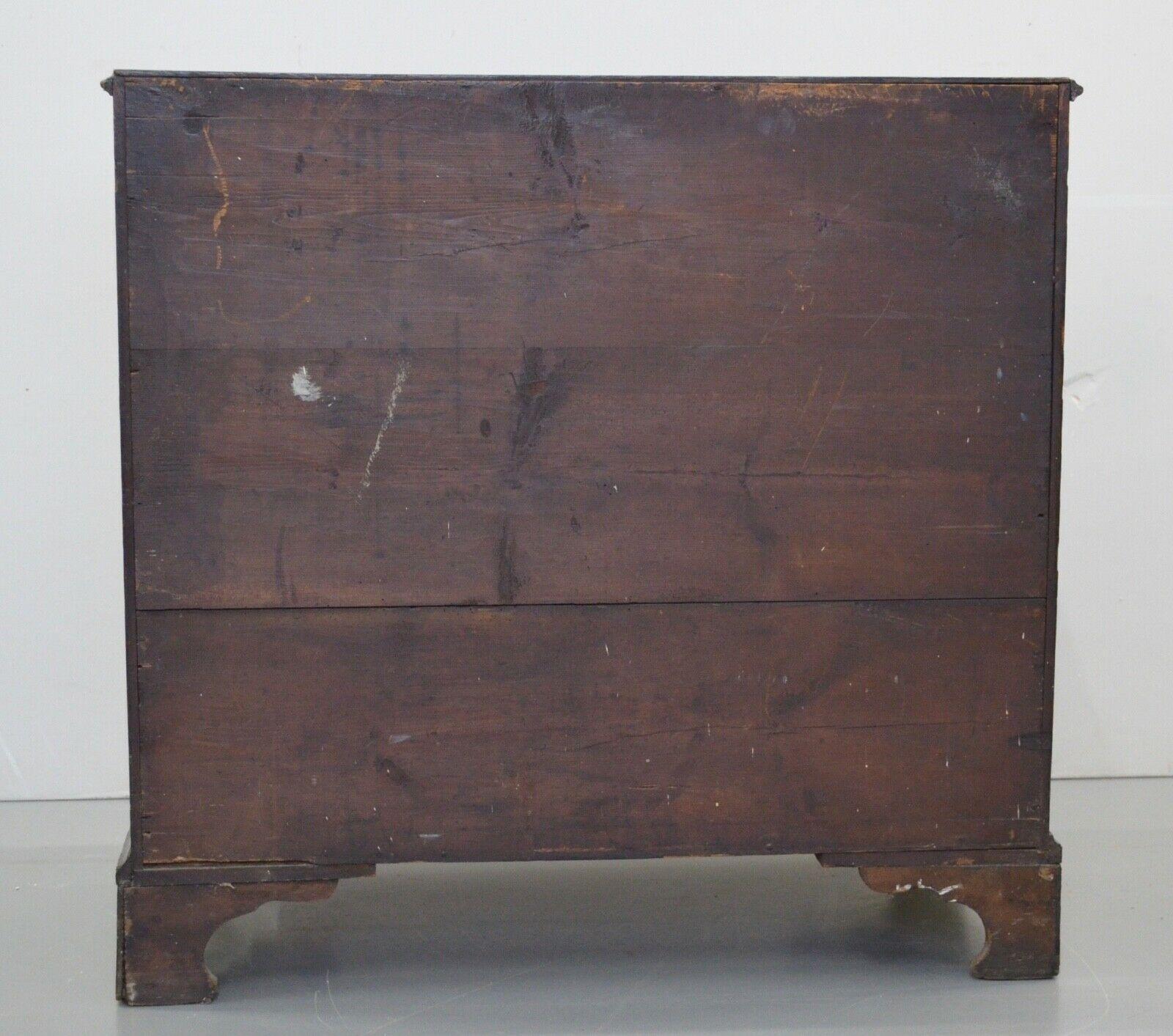 18th Century George III Oak Chest of Drawers with Moulded Edge 7