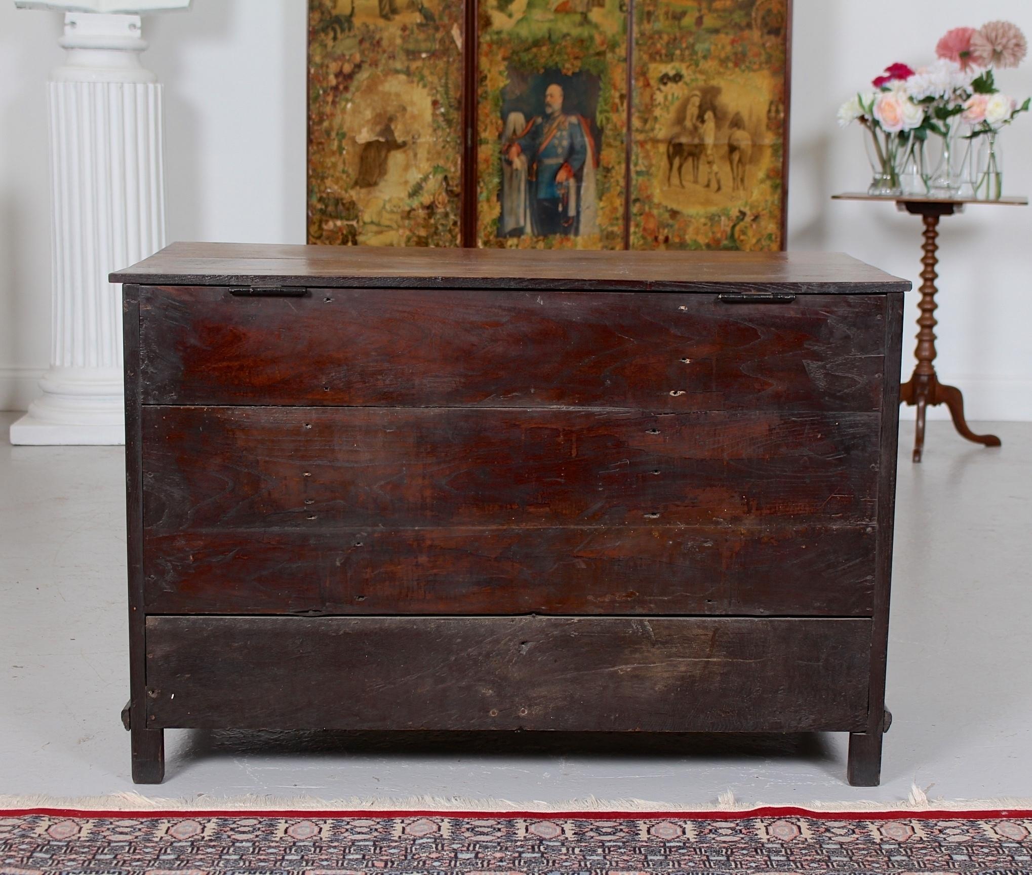 English 18th Century George III Oak Mule Chest Storage Coffer For Sale