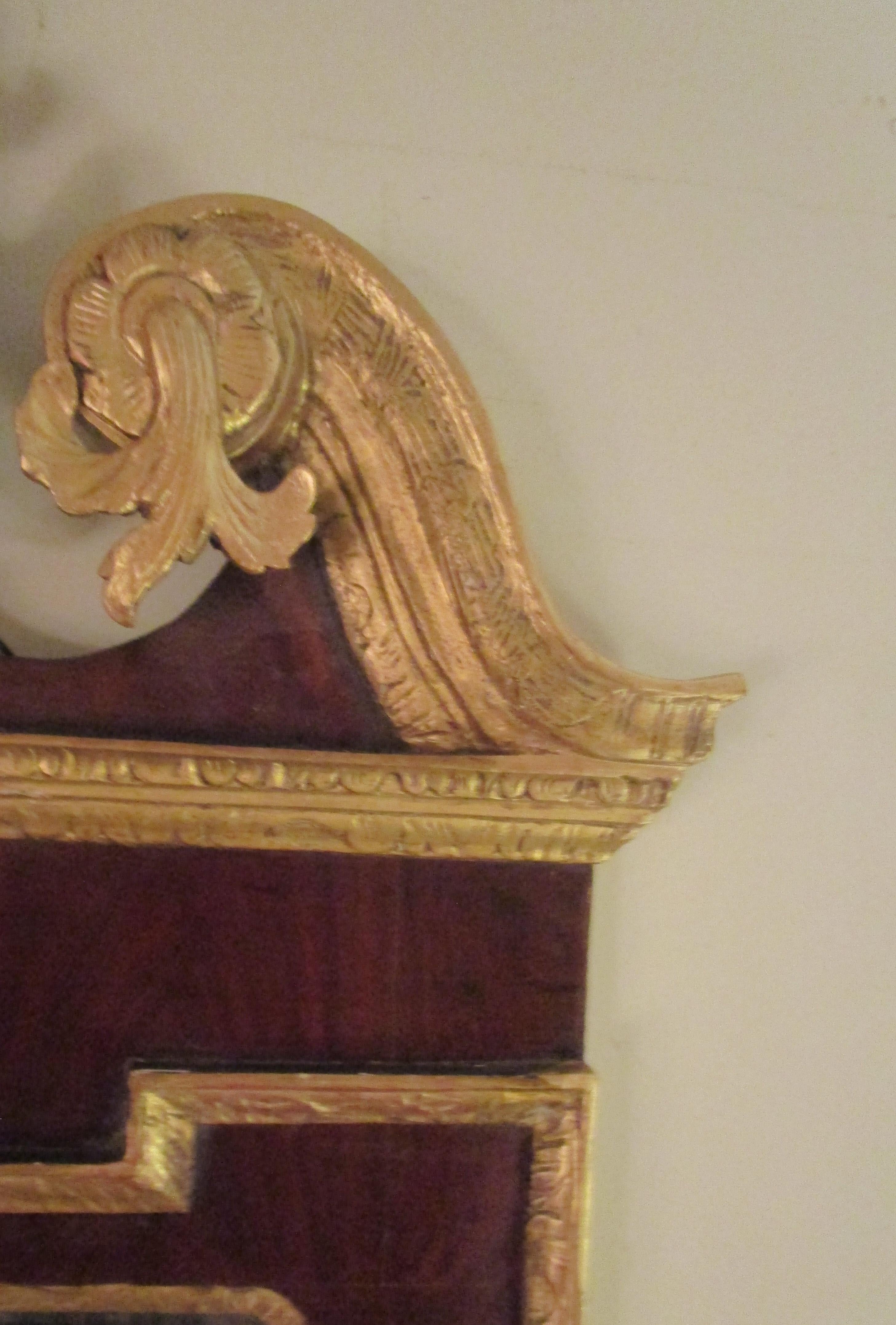 English 18th Century George III Parcel-Gilt Mahogany Mirror For Sale