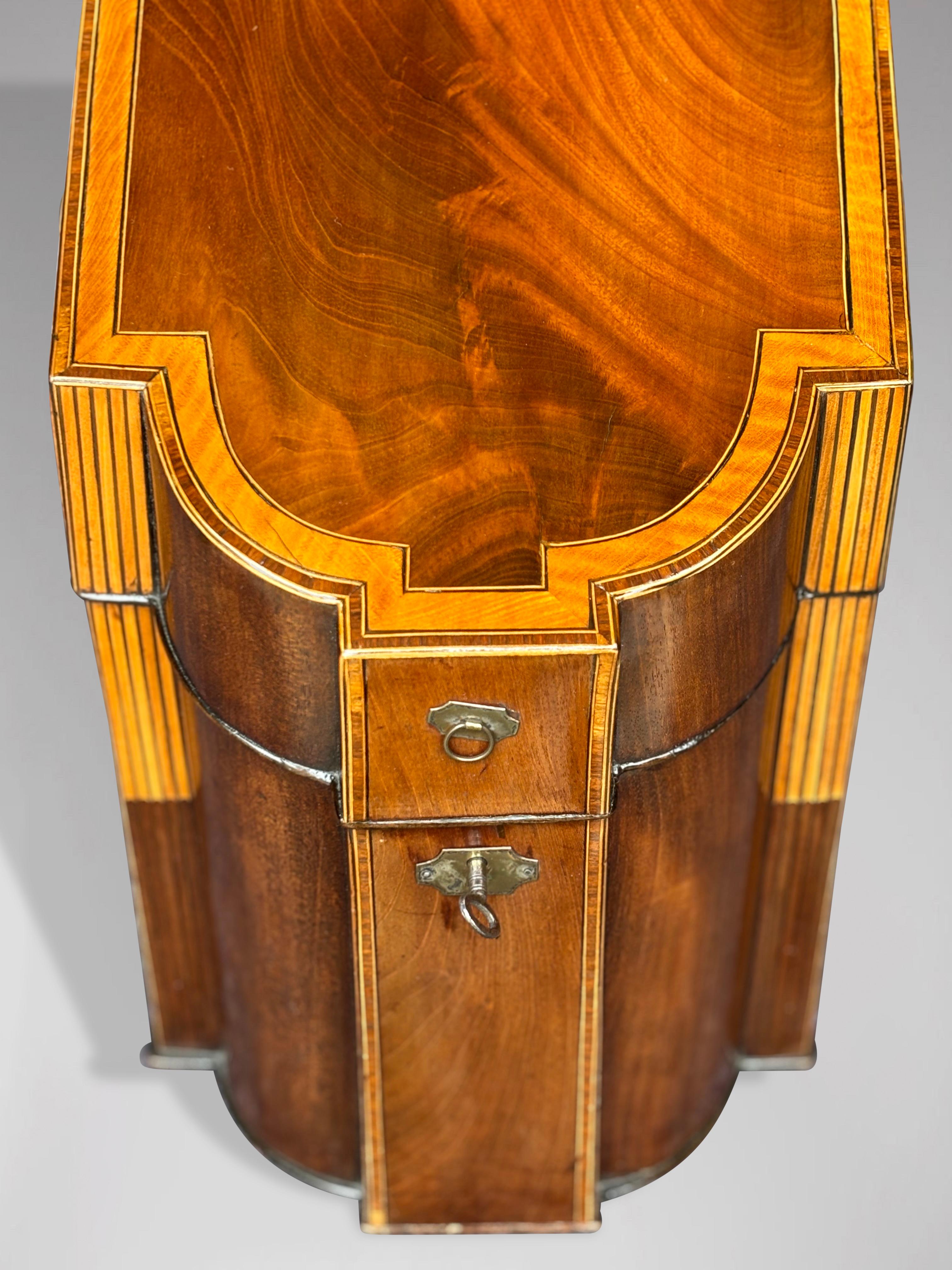 Caja para cuchillos de caoba con incrustaciones de bandas cruzadas del periodo Jorge III del siglo XVIII en venta 1