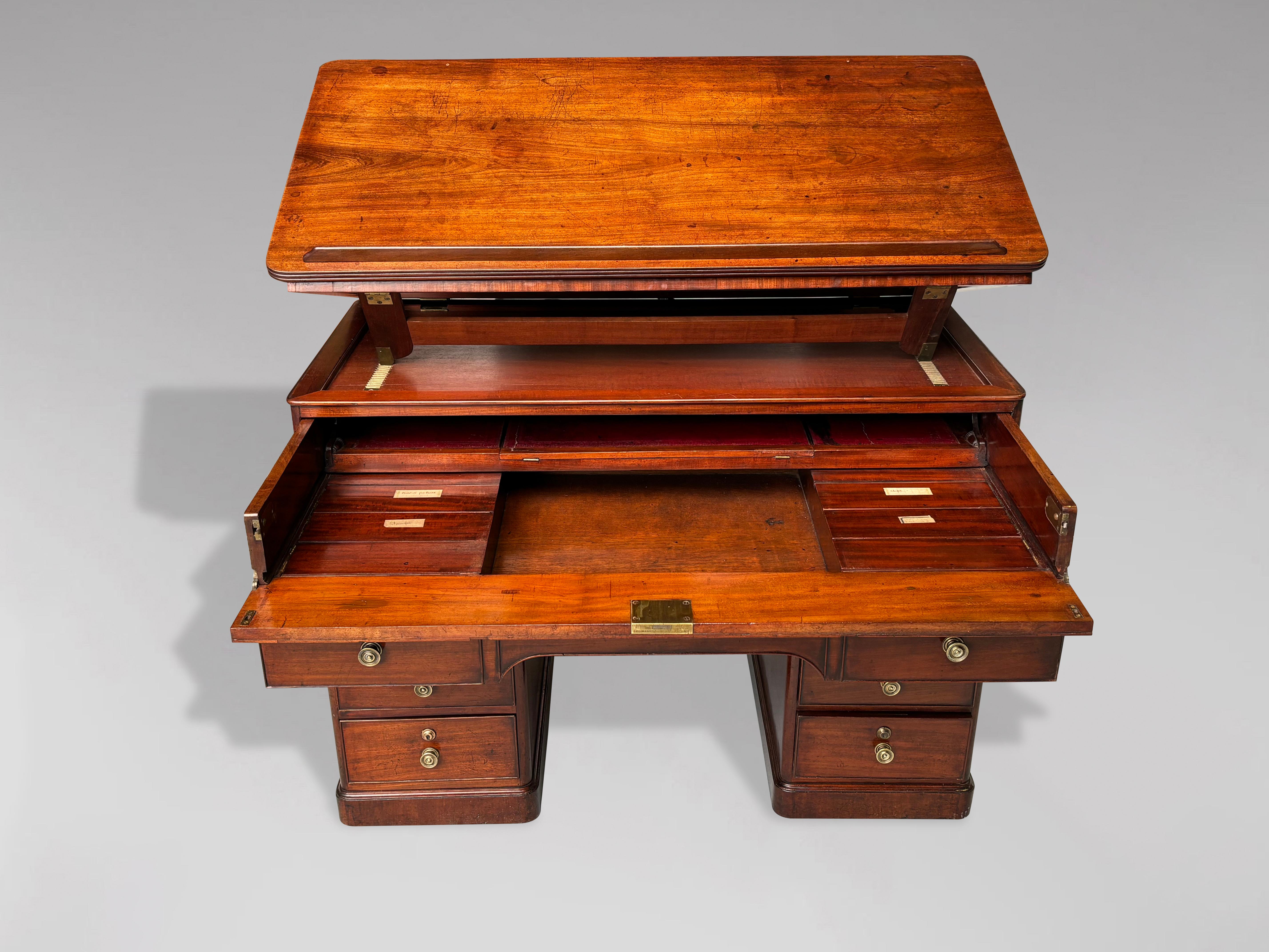 18th Century George III Period Mahogany Architect's Desk In Good Condition For Sale In Petworth,West Sussex, GB