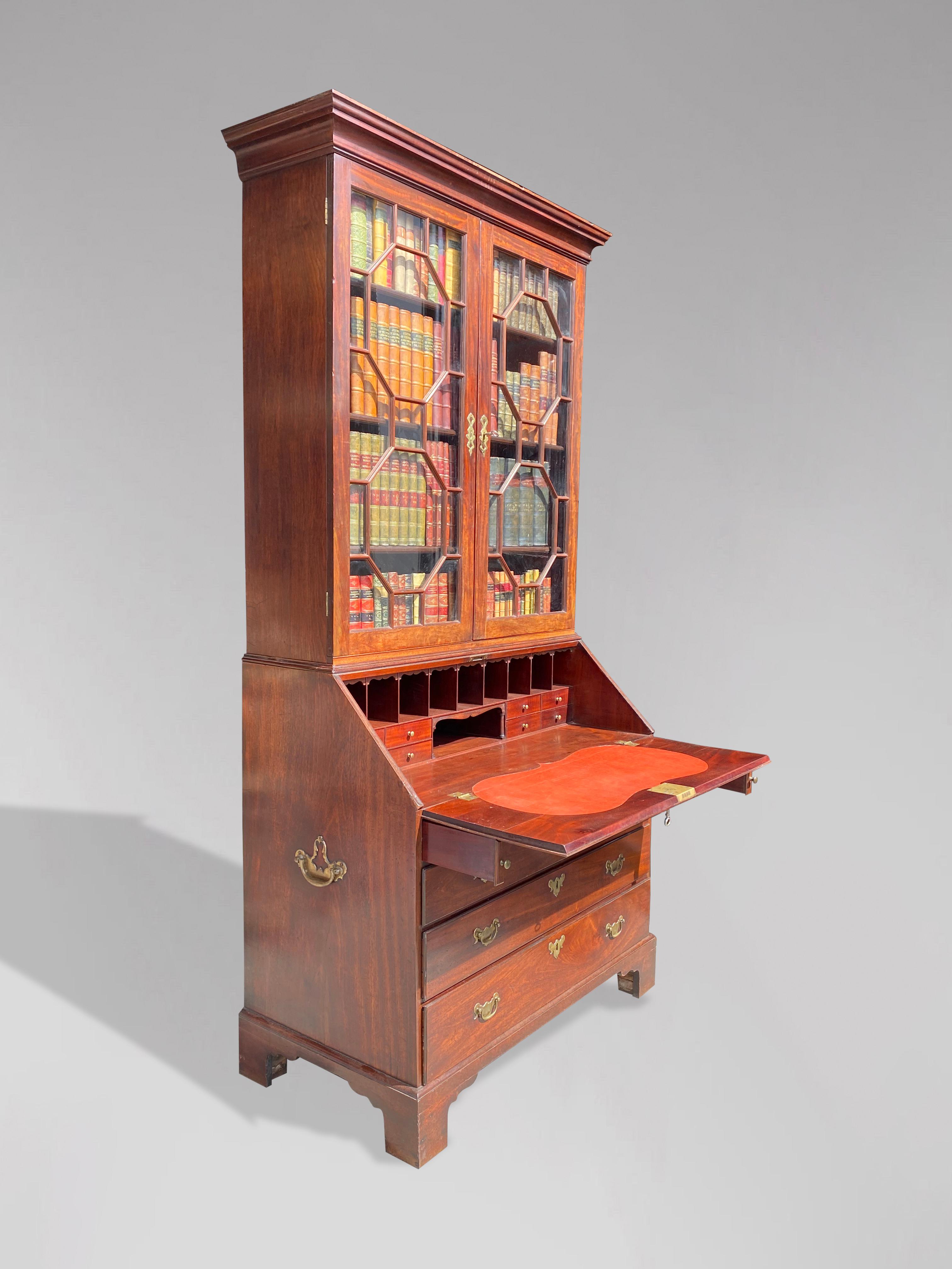 18th Century George III Period Mahogany Bureau Bookcase In Good Condition For Sale In Petworth,West Sussex, GB