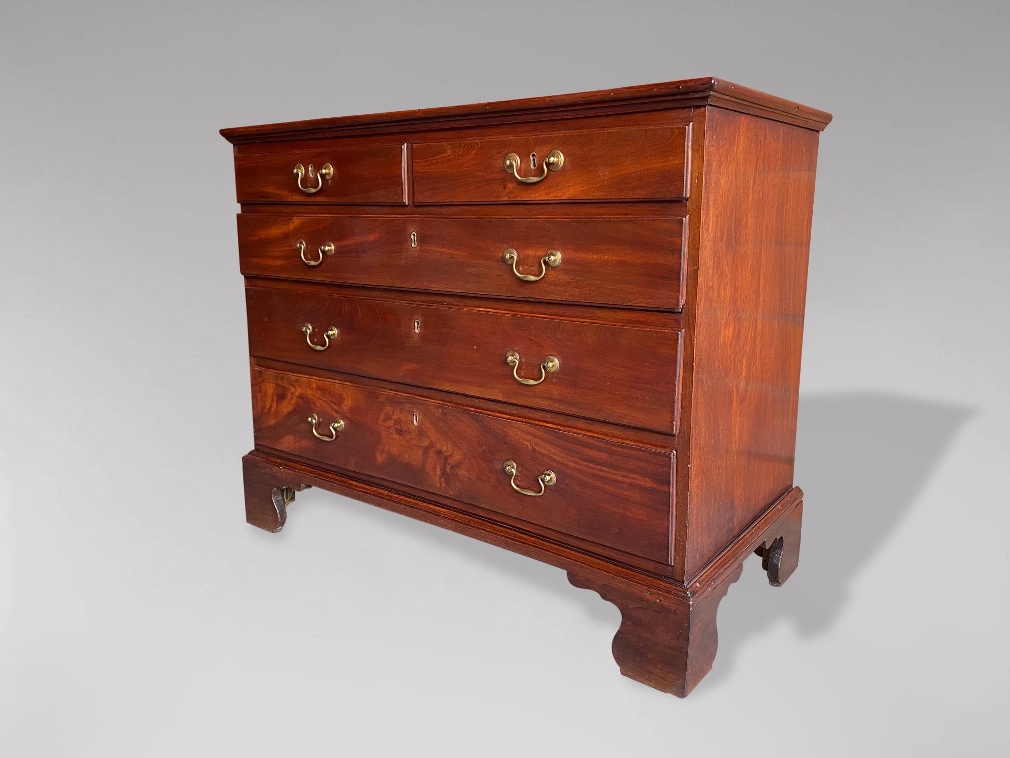 British 18th Century George III Period Mahogany Chest of Drawers For Sale