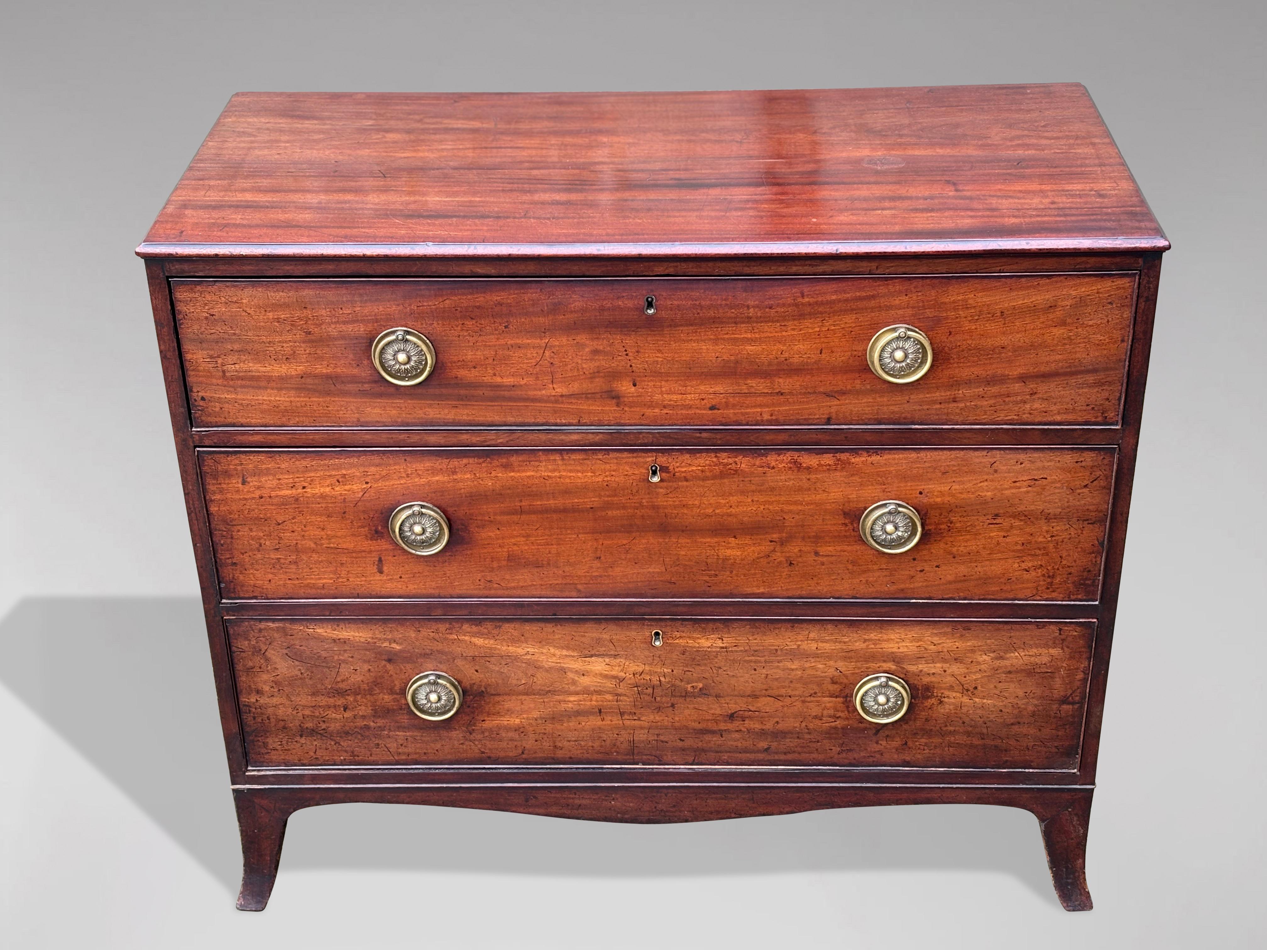 British 18th Century George III Period Mahogany Chest of Drawers For Sale