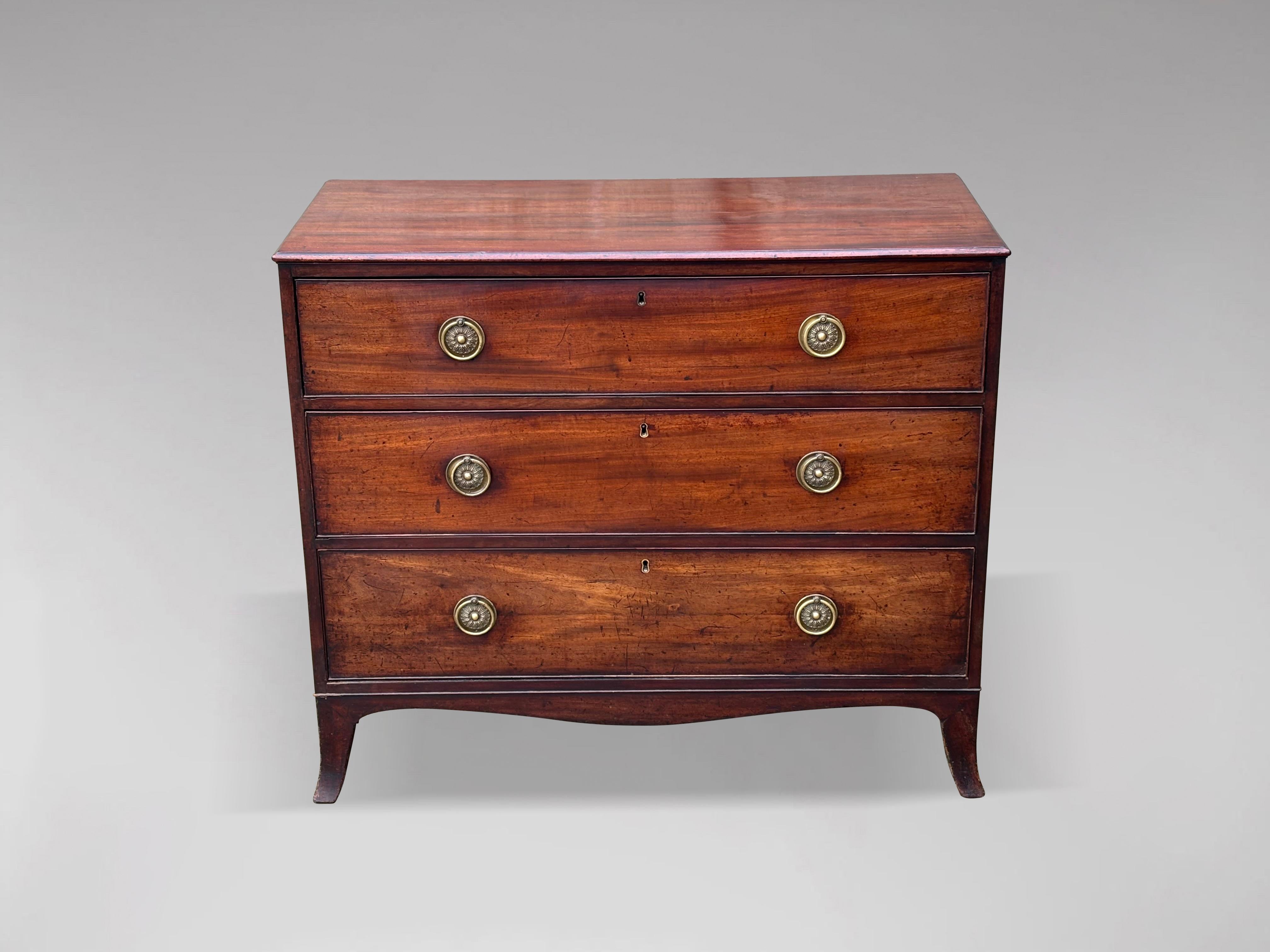Polished 18th Century George III Period Mahogany Chest of Drawers For Sale
