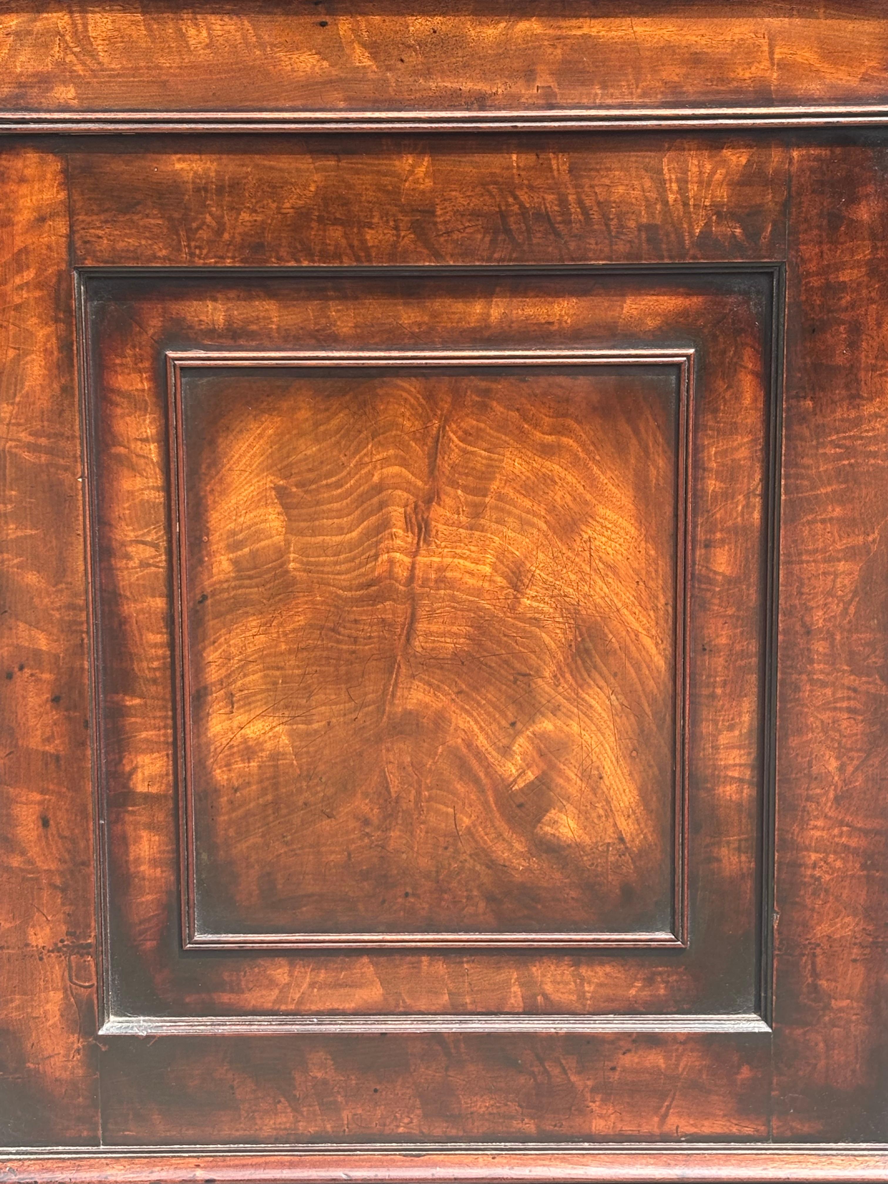 Davenport de caoba del periodo Jorge III del siglo XVIII por Gillows de Lancaster en venta 5