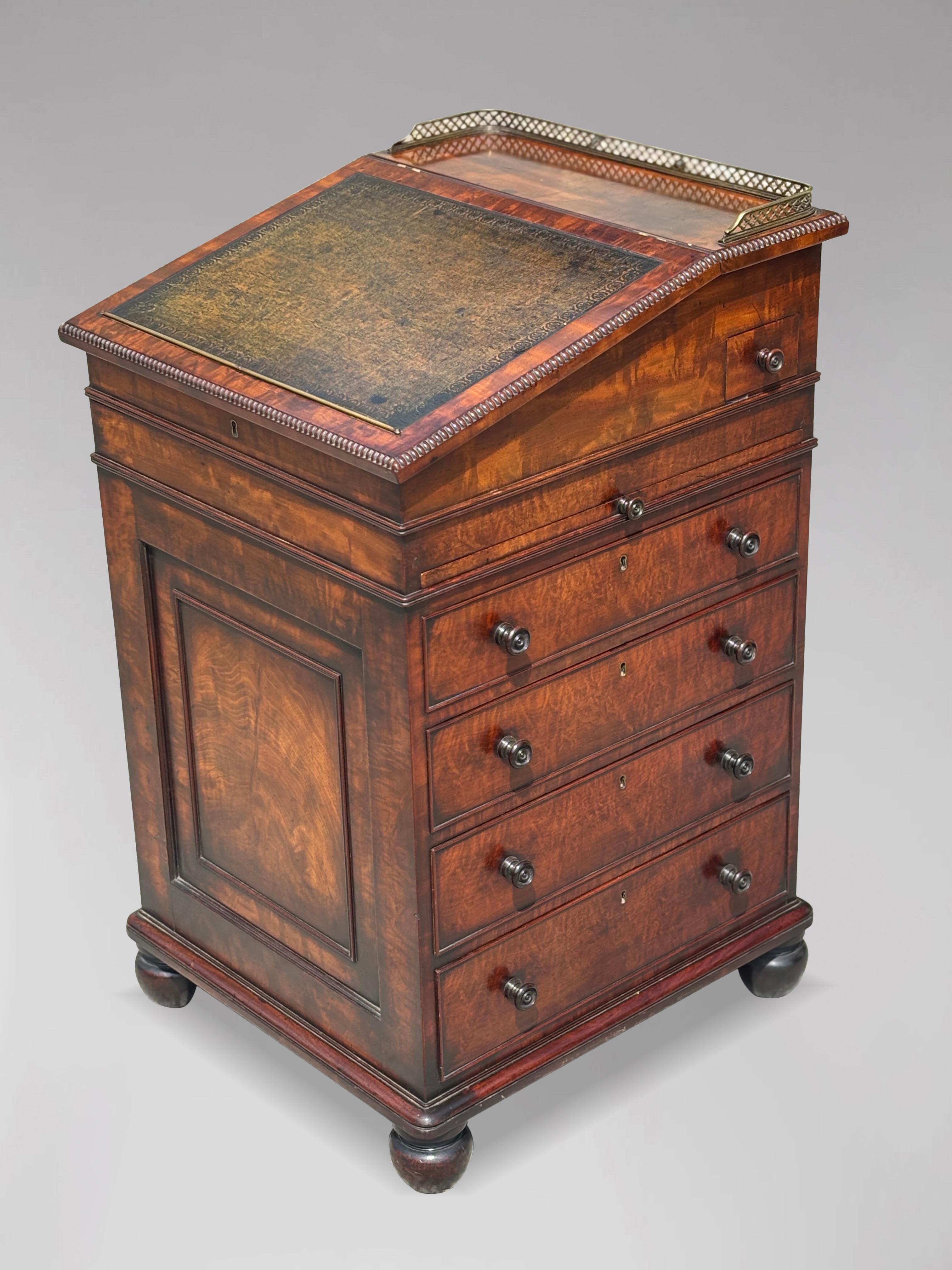 Davenport de caoba muy fino del siglo XVIII, época de Jorge III, por Gillows de Lancaster

Fino Davenport de caoba de finales del siglo XVIII, de la época de Jorge III, por Gillows de Lancaster, que conserva un color y una pátina excelentes. La