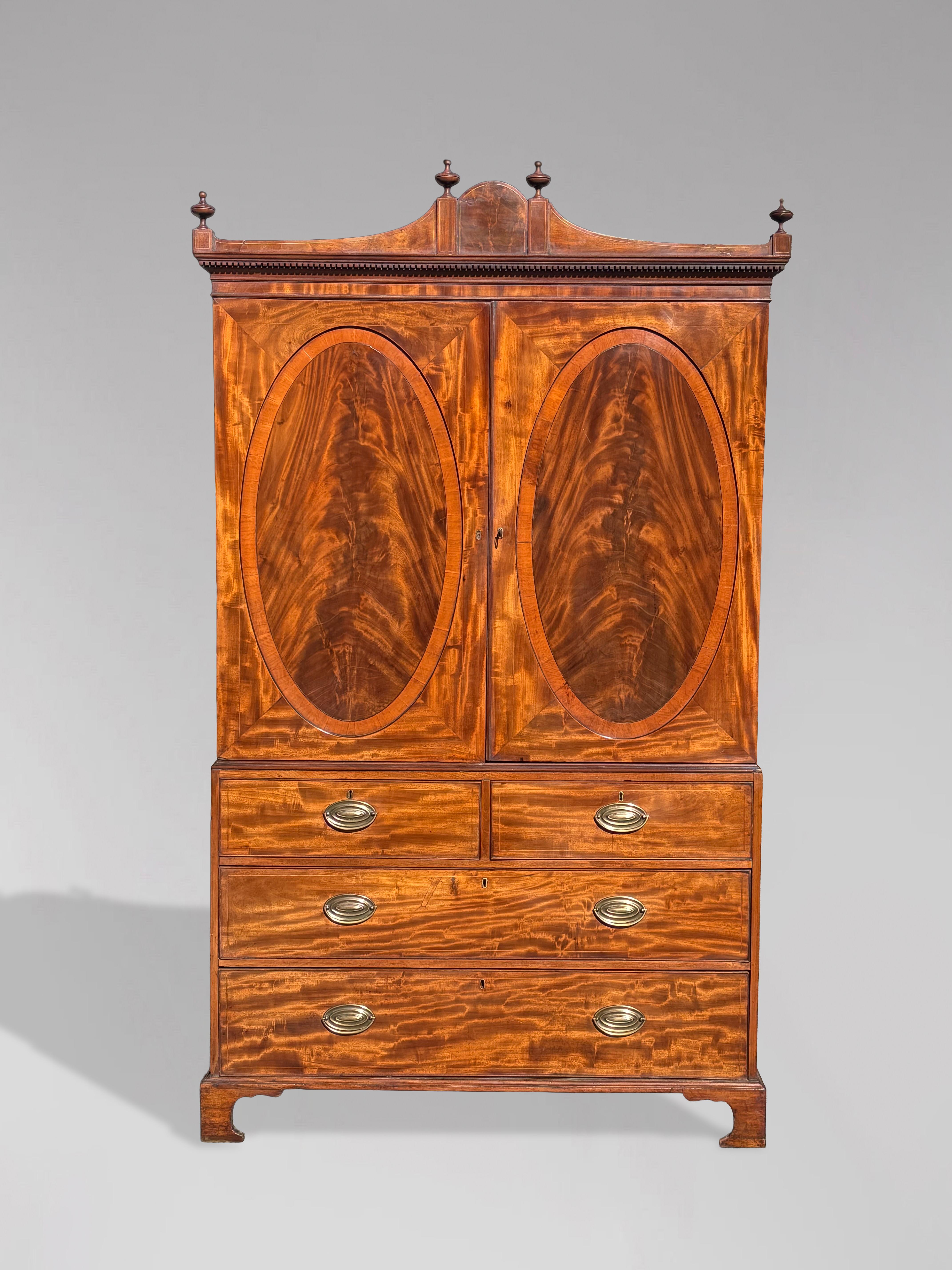 18th Century George III Period Mahogany & Inlay Linen press For Sale 7