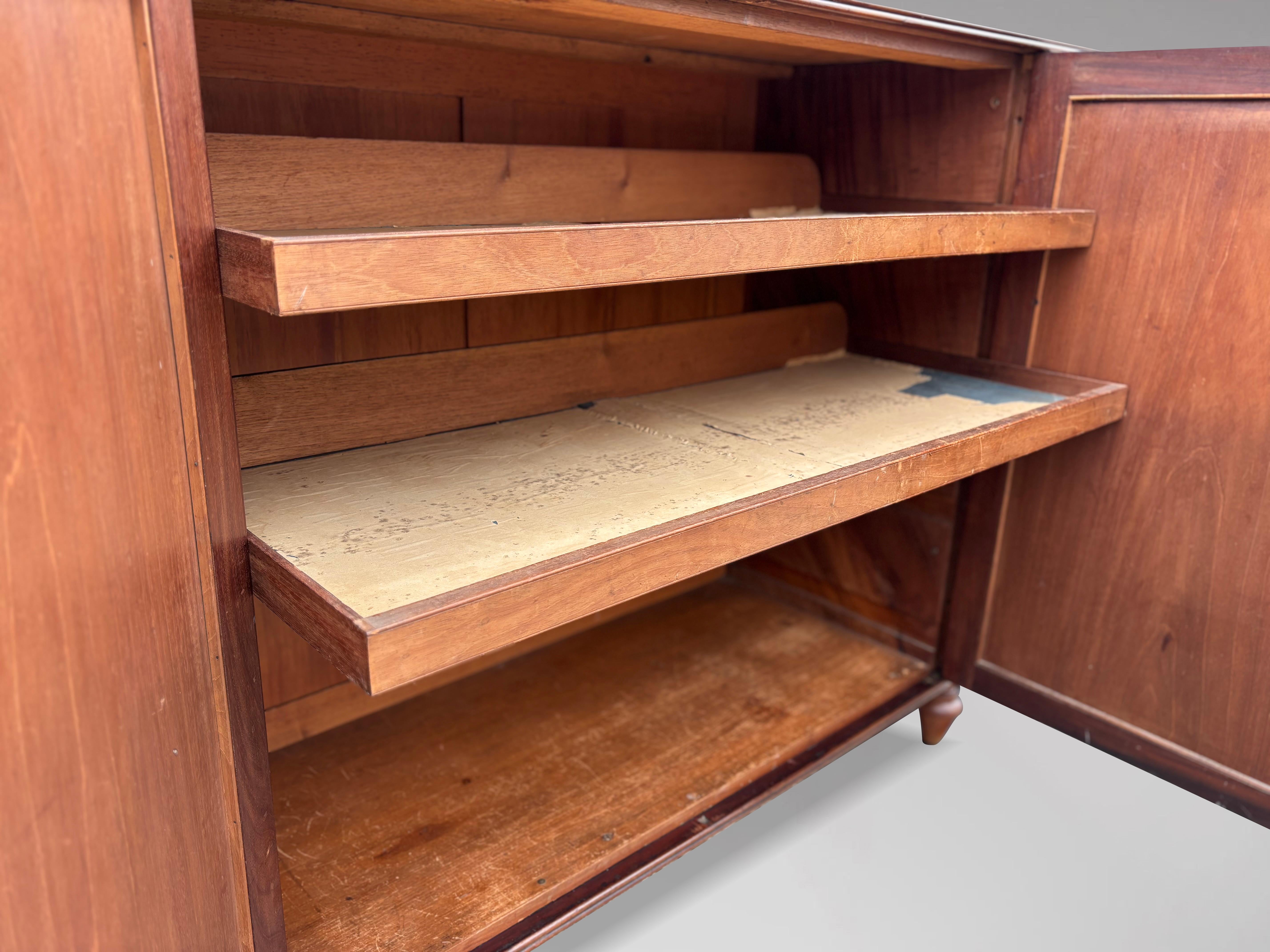 18. Jahrhundert George III Periode Mahagoni Low Gentleman's Press im Angebot 4