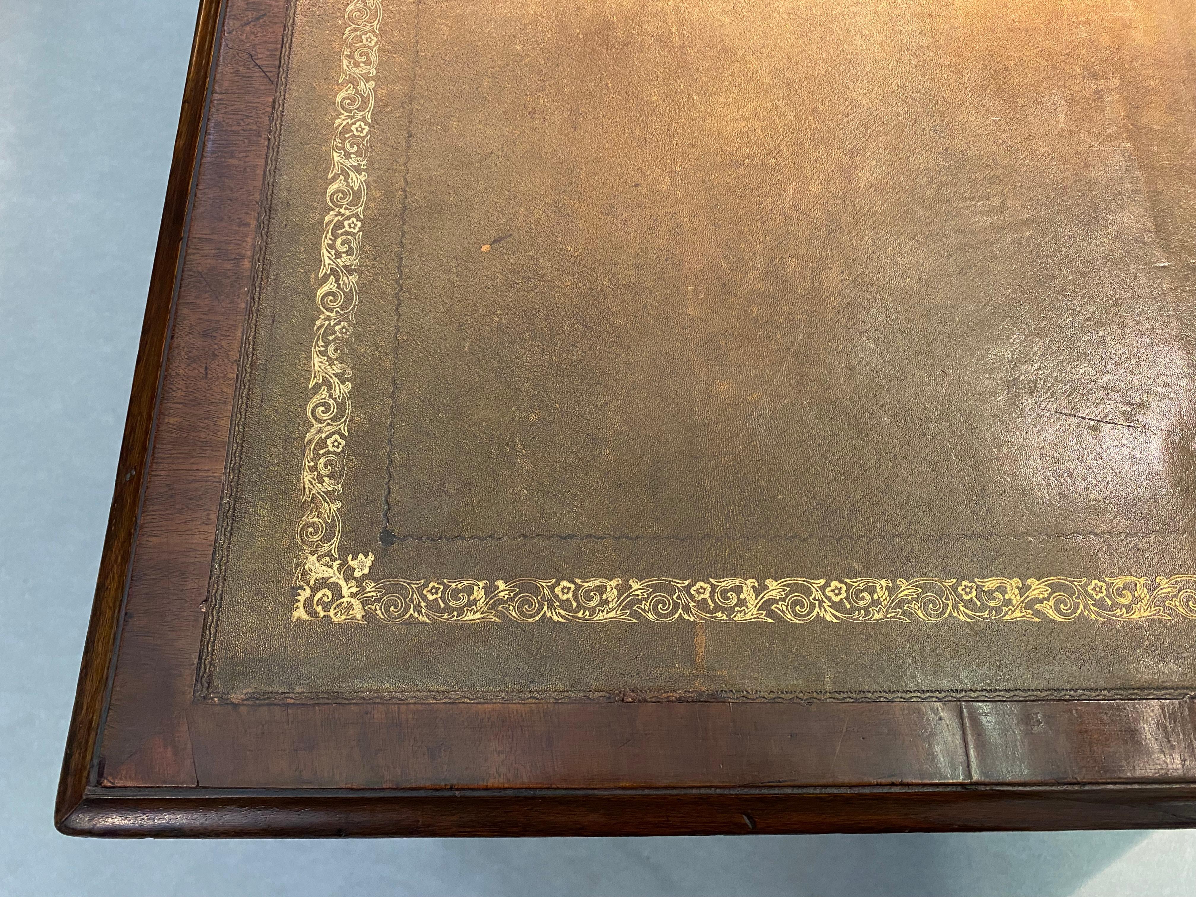 18. Jahrhundert George III Periode Mahagoni Partner Schreibtisch (Leder) im Angebot