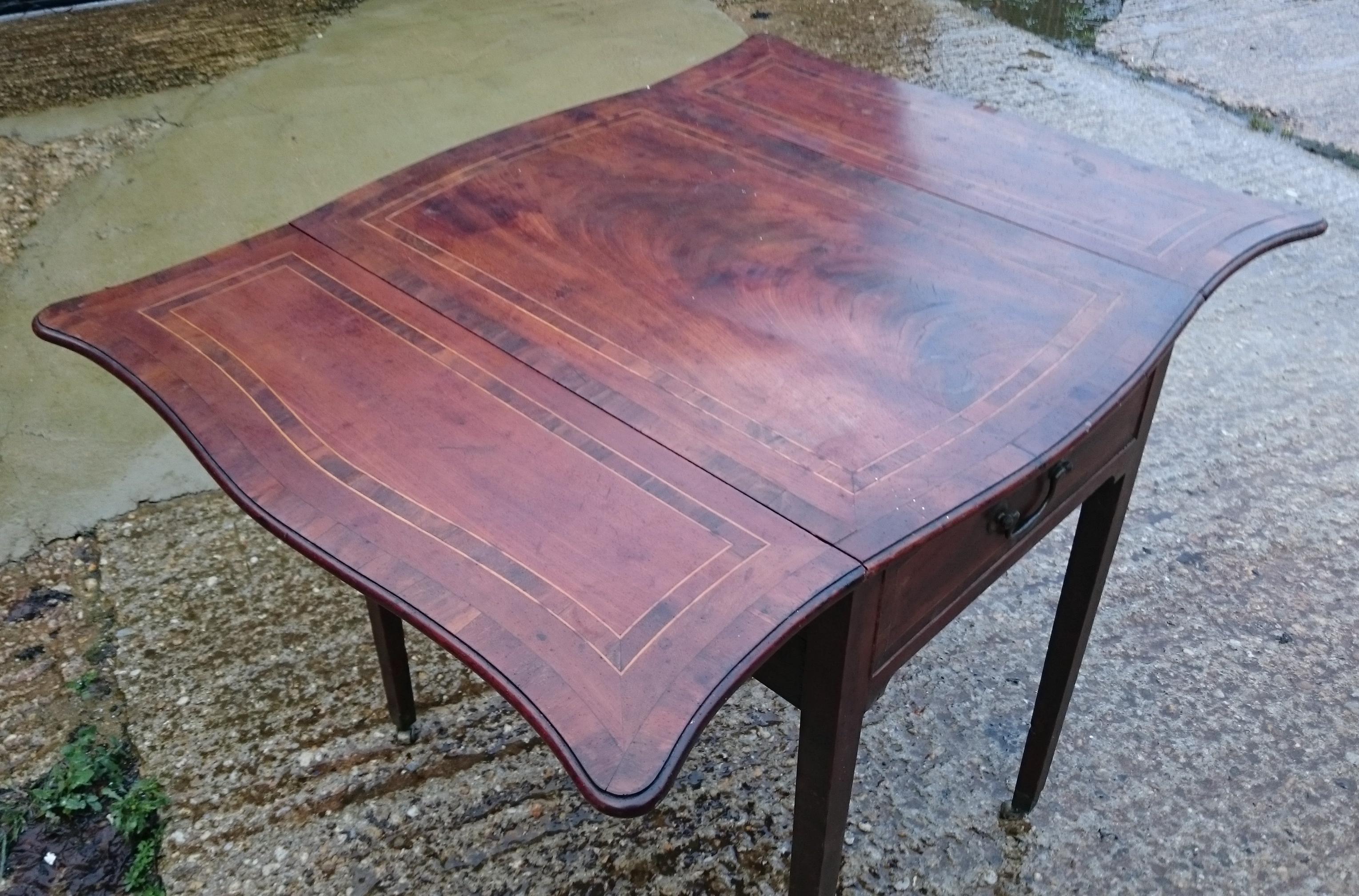 18th Century and Earlier 18th Century George III Period Mahogany Pembroke Table For Sale