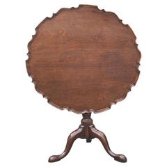 Tavolo a treppiede in mogano con bordo a crosta di torta del XVIII secolo, periodo Giorgio III