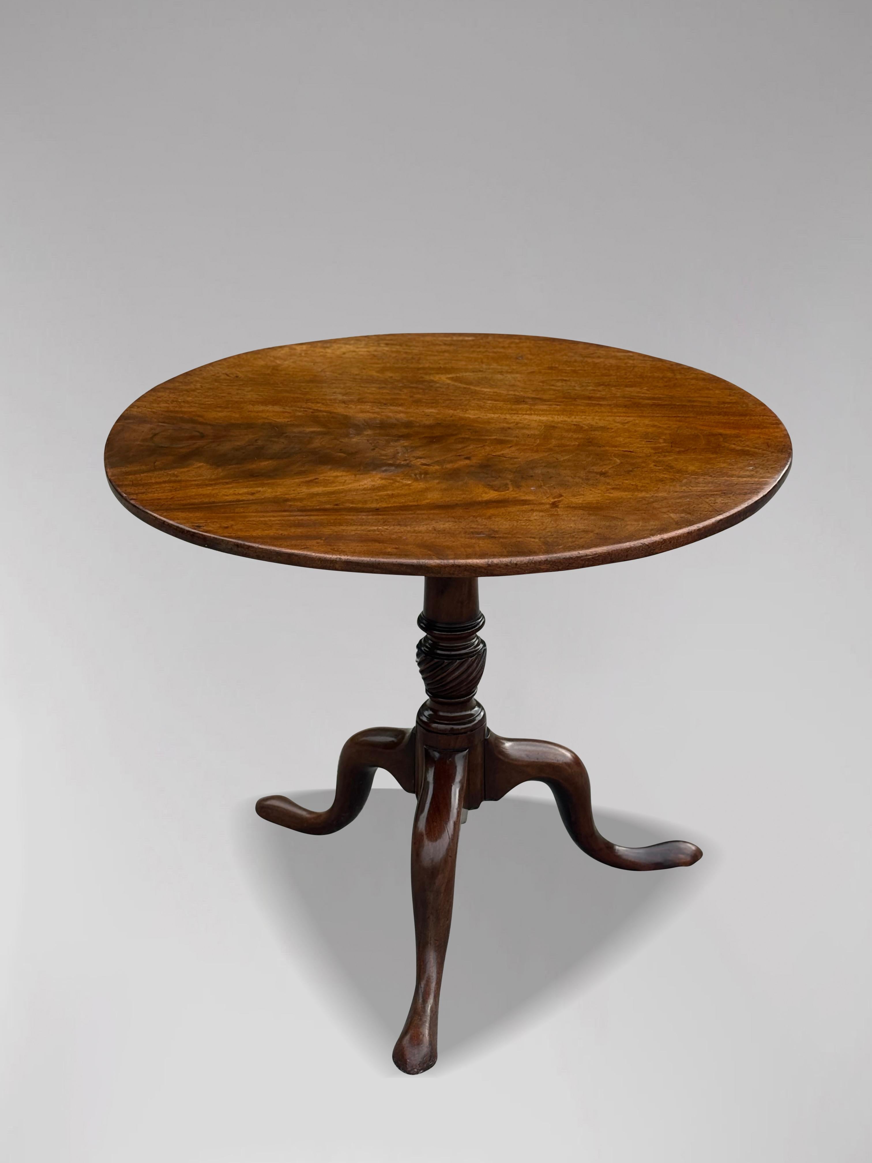 Table tripode d'époque George III du 18ème siècle en vente 5