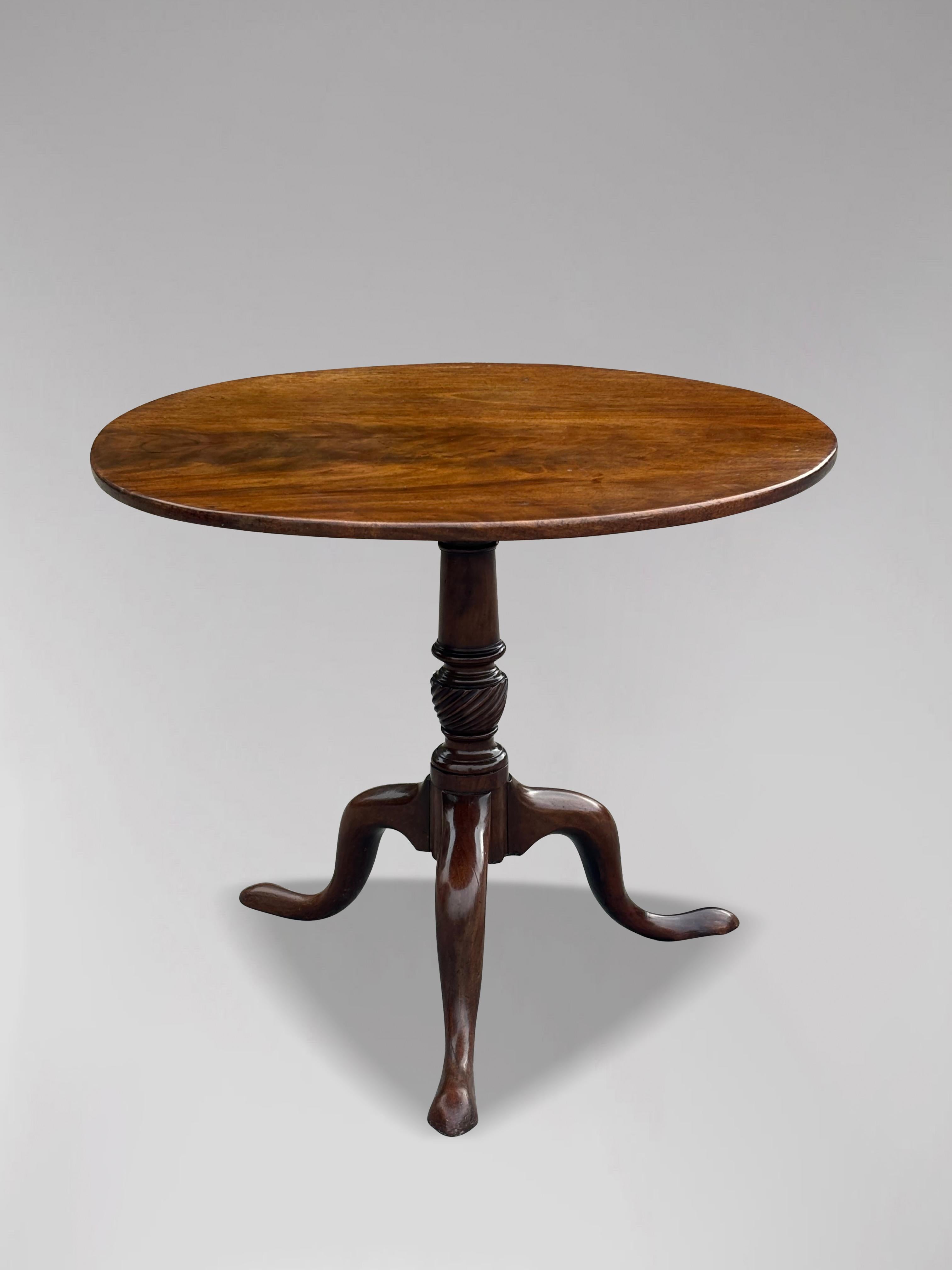 Table tripode d'époque George III du 18ème siècle en vente 6