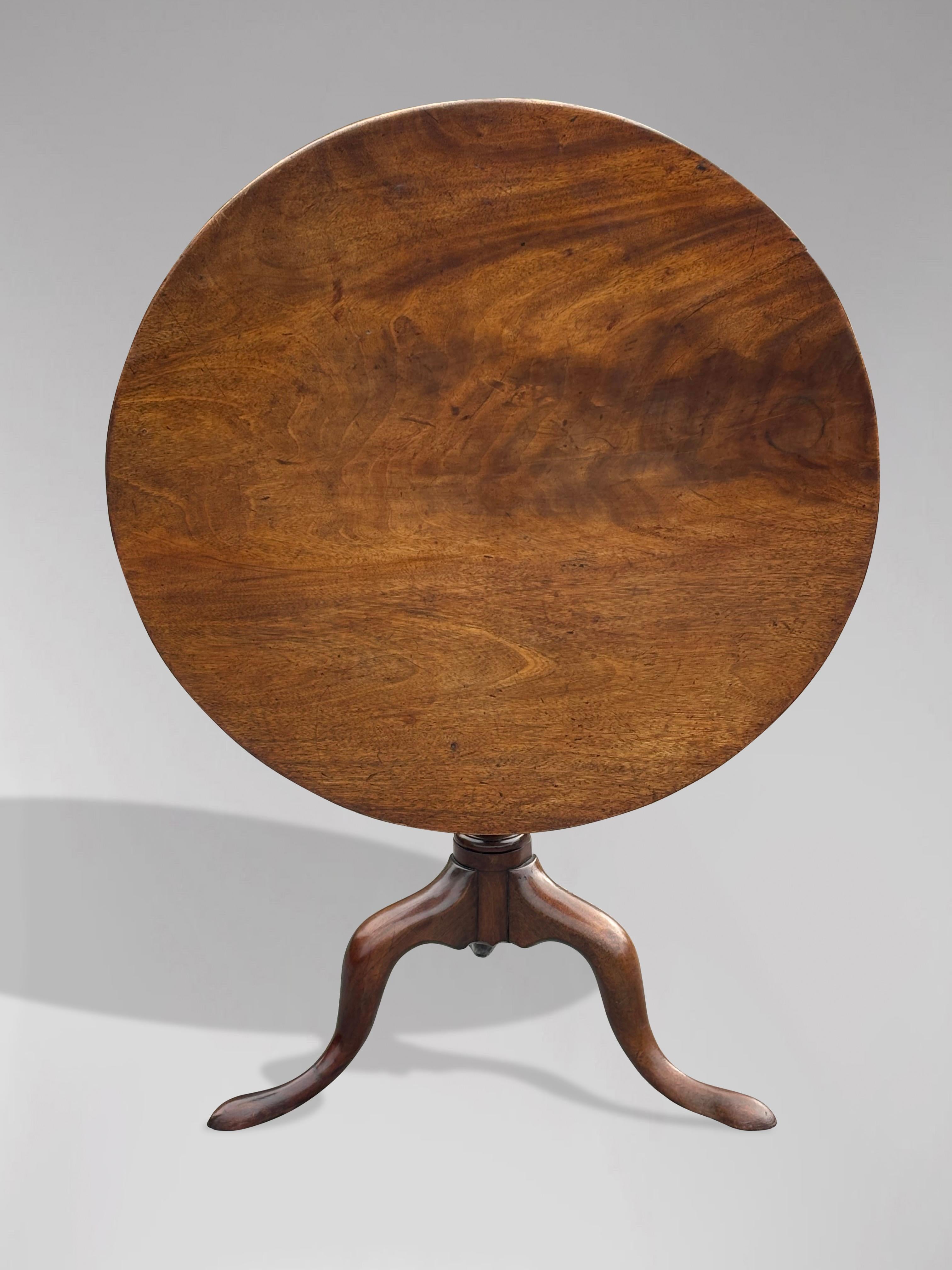Britannique Table tripode d'époque George III du 18ème siècle en vente