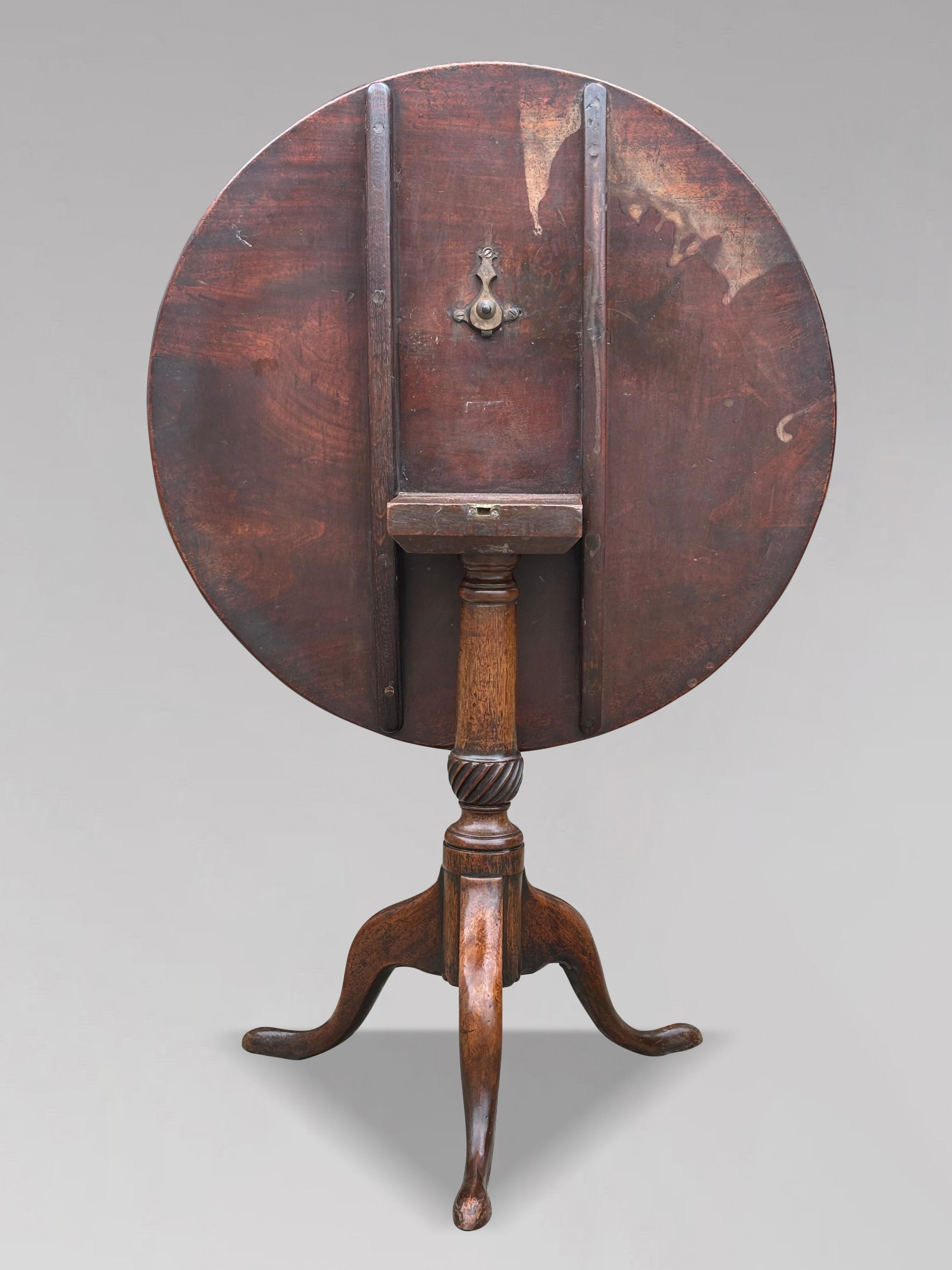 Britannique Table tripode d'époque George III du 18ème siècle en vente