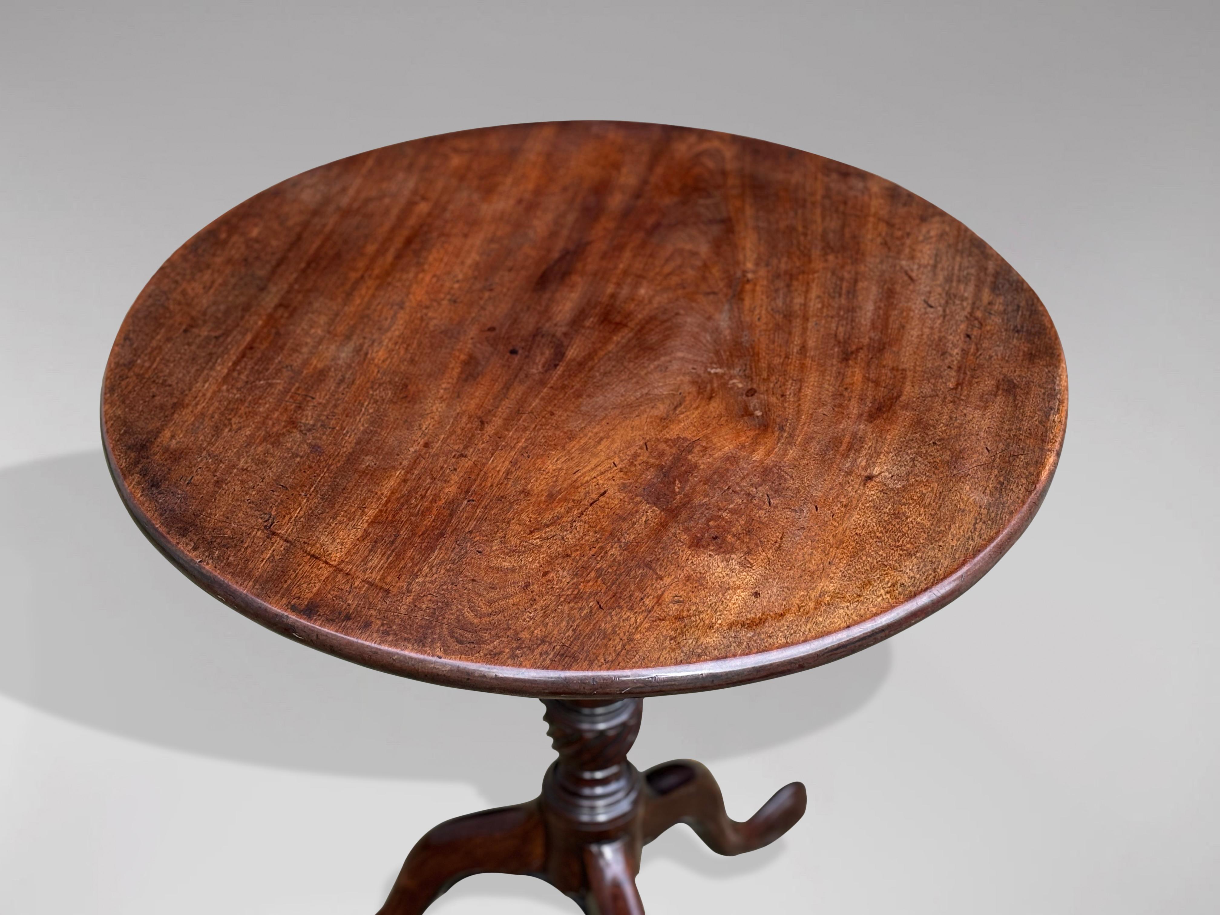 Polished 18th Century George III Period Mahogany Tilt-Top Tripod Table For Sale