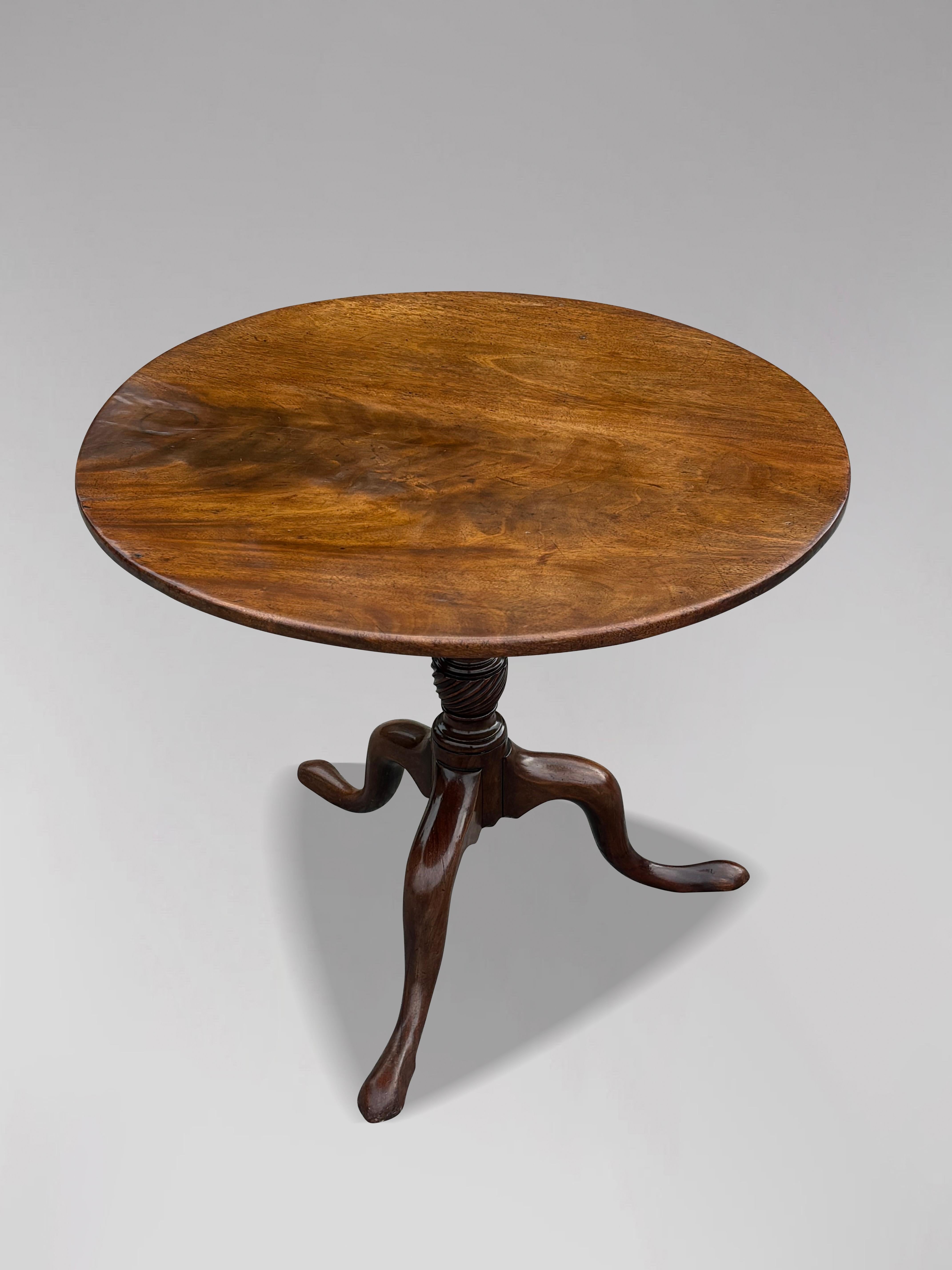 Table tripode d'époque George III du 18ème siècle Bon état - En vente à Petworth,West Sussex, GB