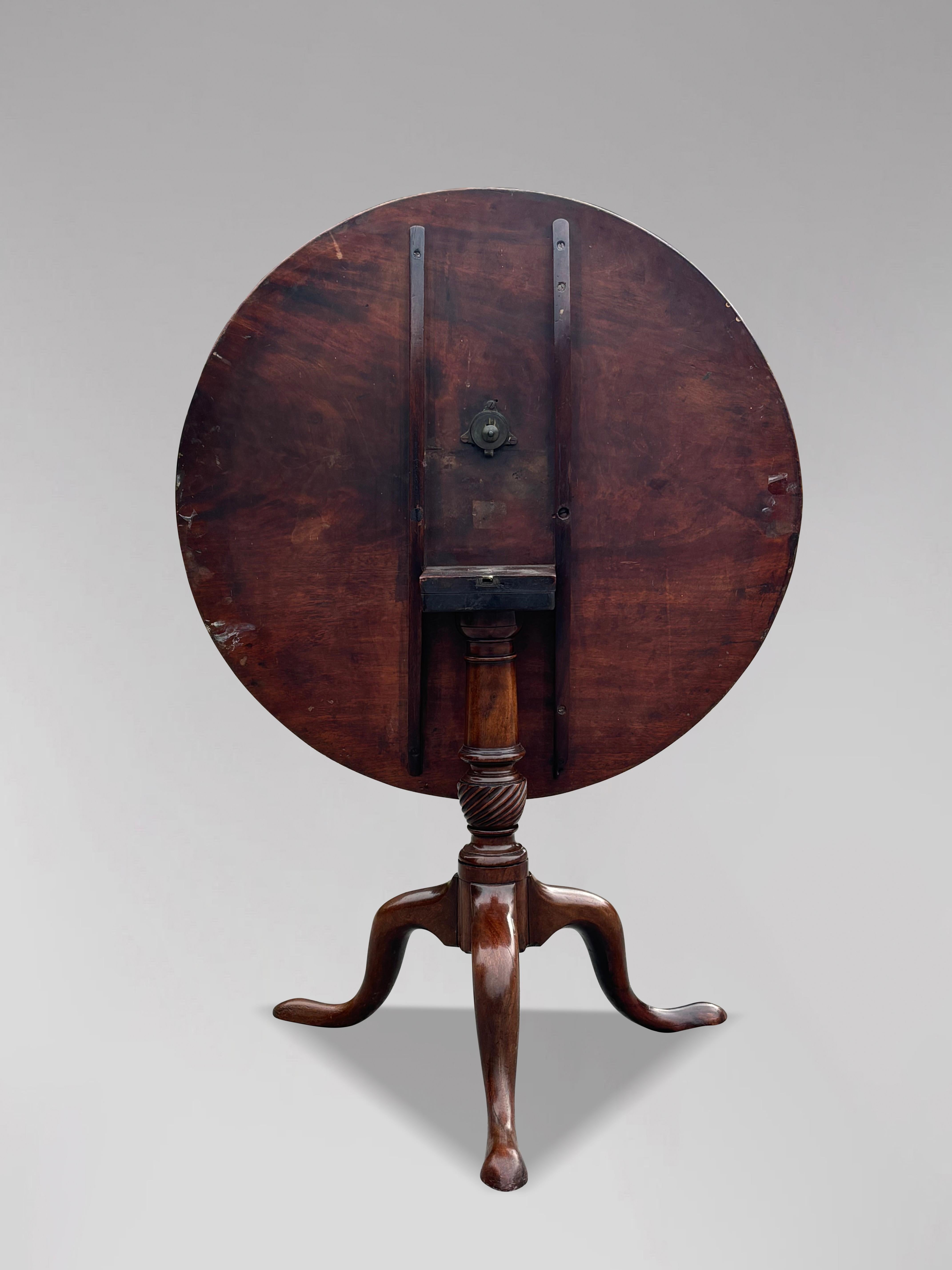 XVIIIe siècle et antérieur Table tripode d'époque George III du 18ème siècle en vente