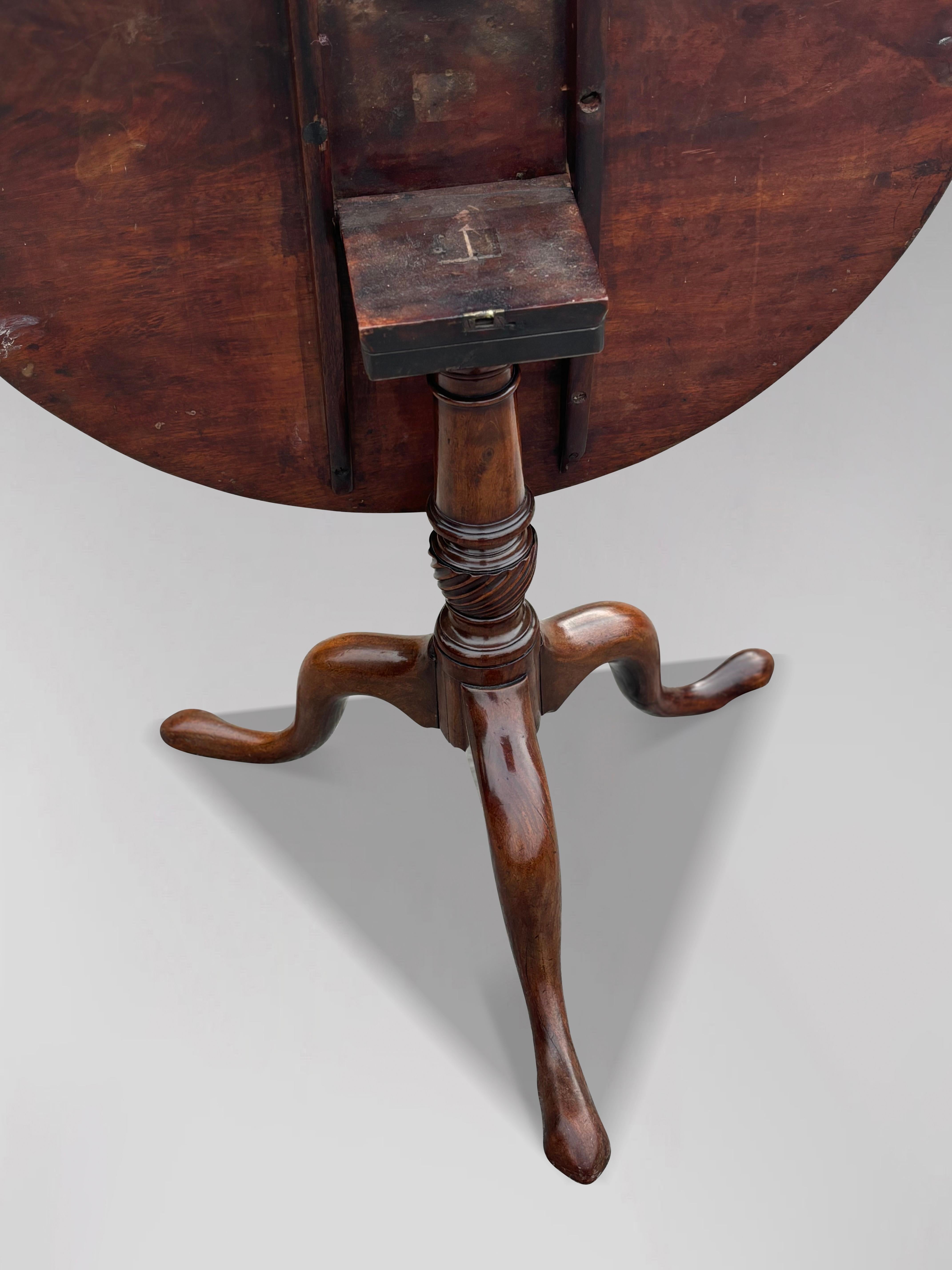Acajou Table tripode d'époque George III du 18ème siècle en vente