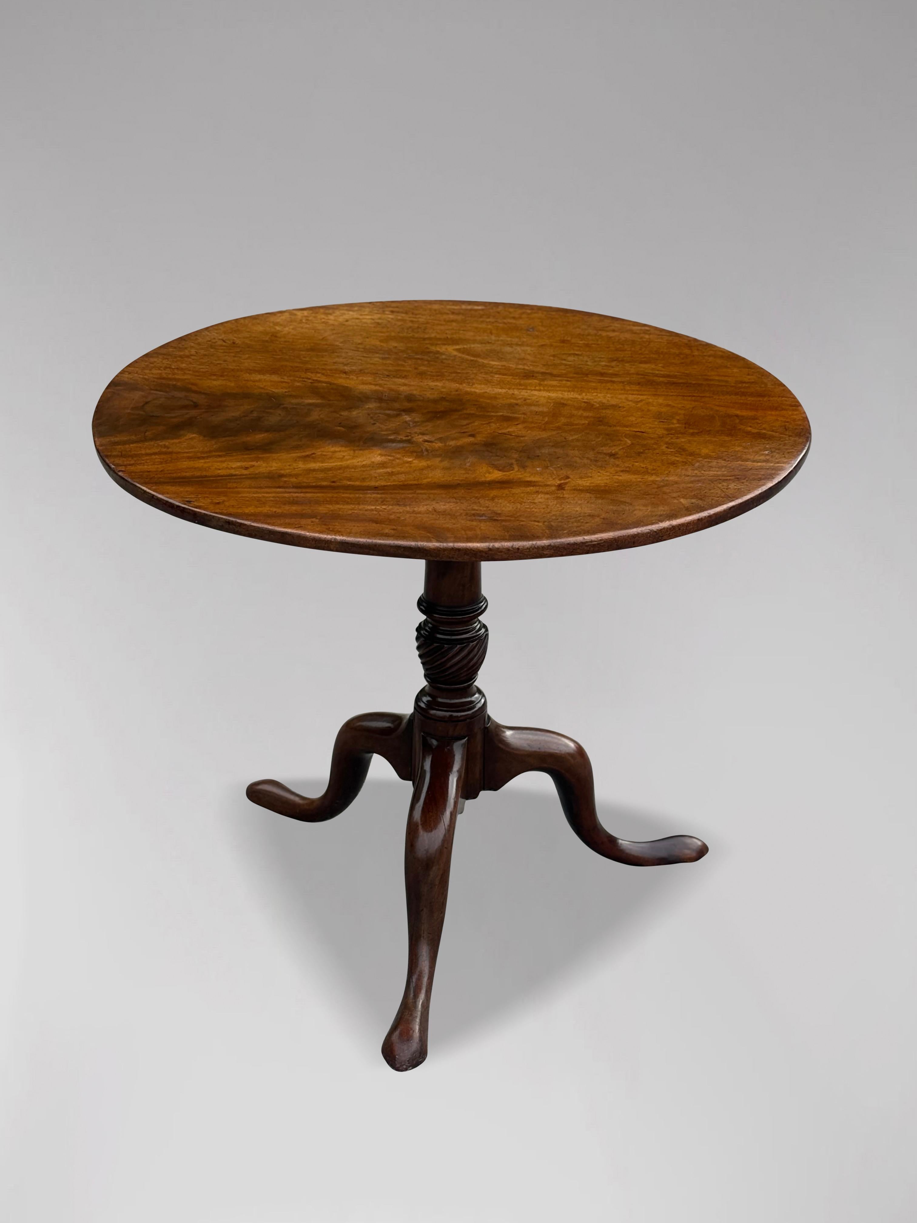 Table tripode d'époque George III du 18ème siècle en vente 1