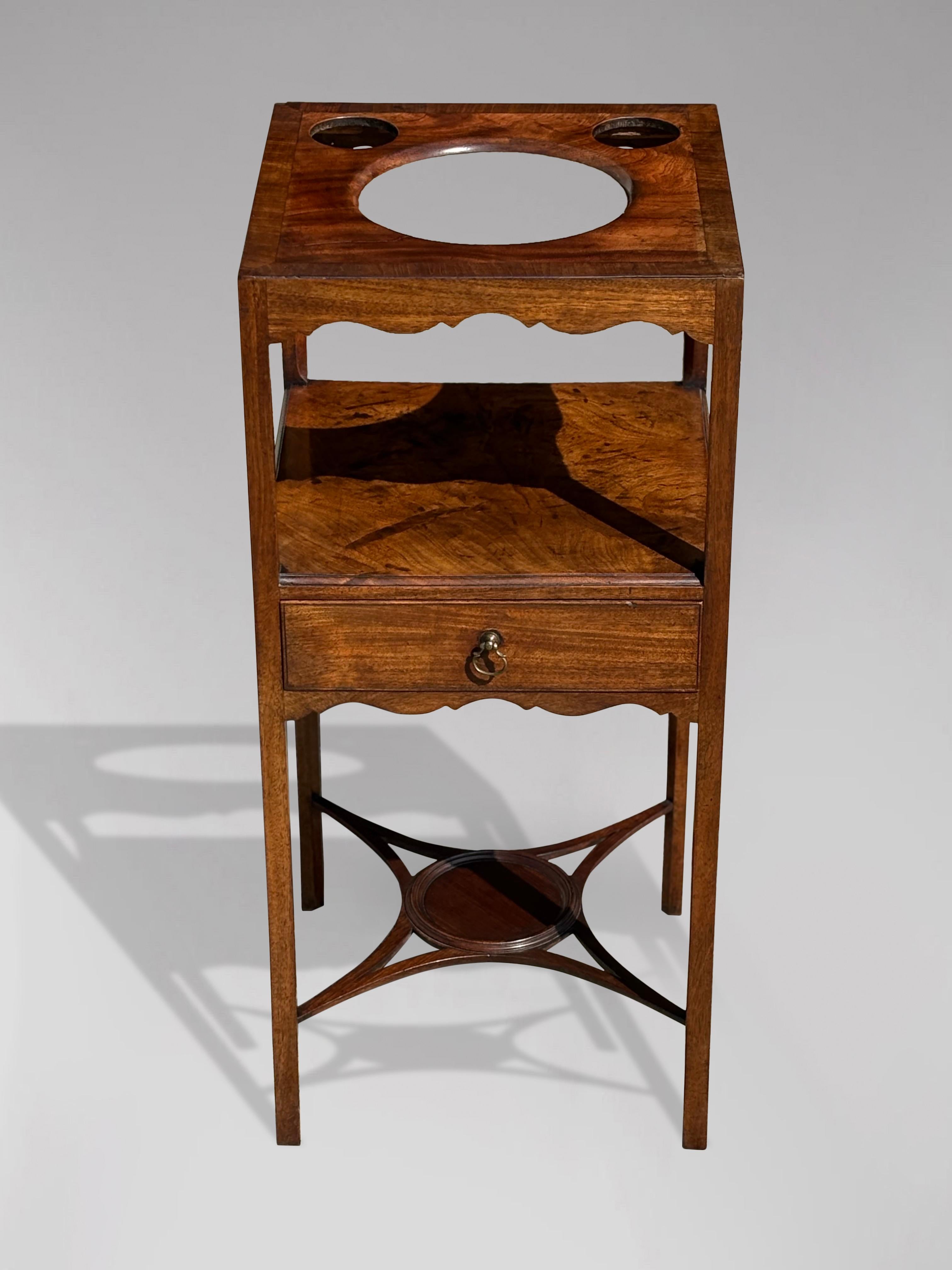 Polished 18th Century George III Period Wash Stand For Sale