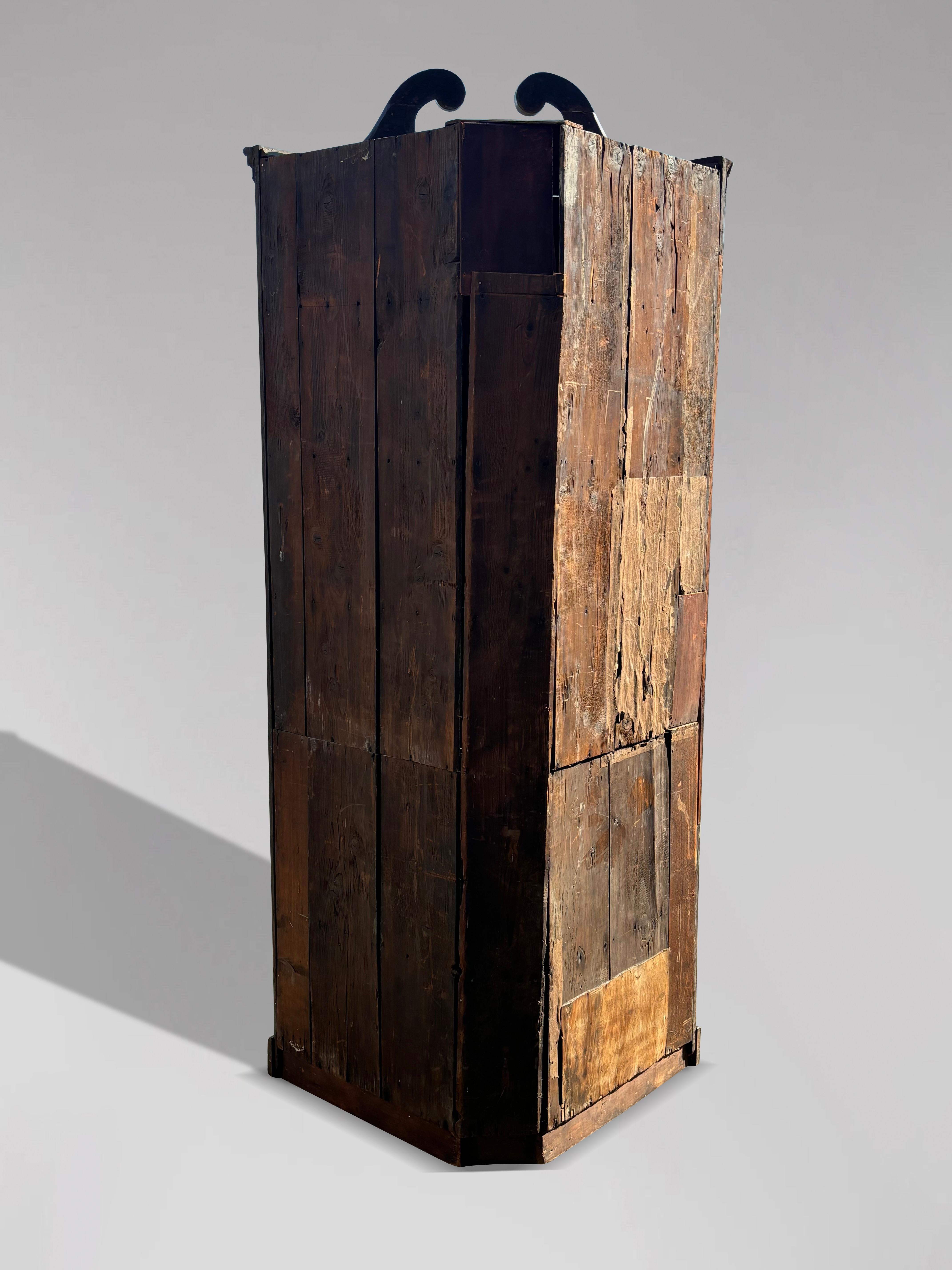Credenza d'angolo in piedi in Oak del XVIII secolo, periodo Giorgio III in vendita 2