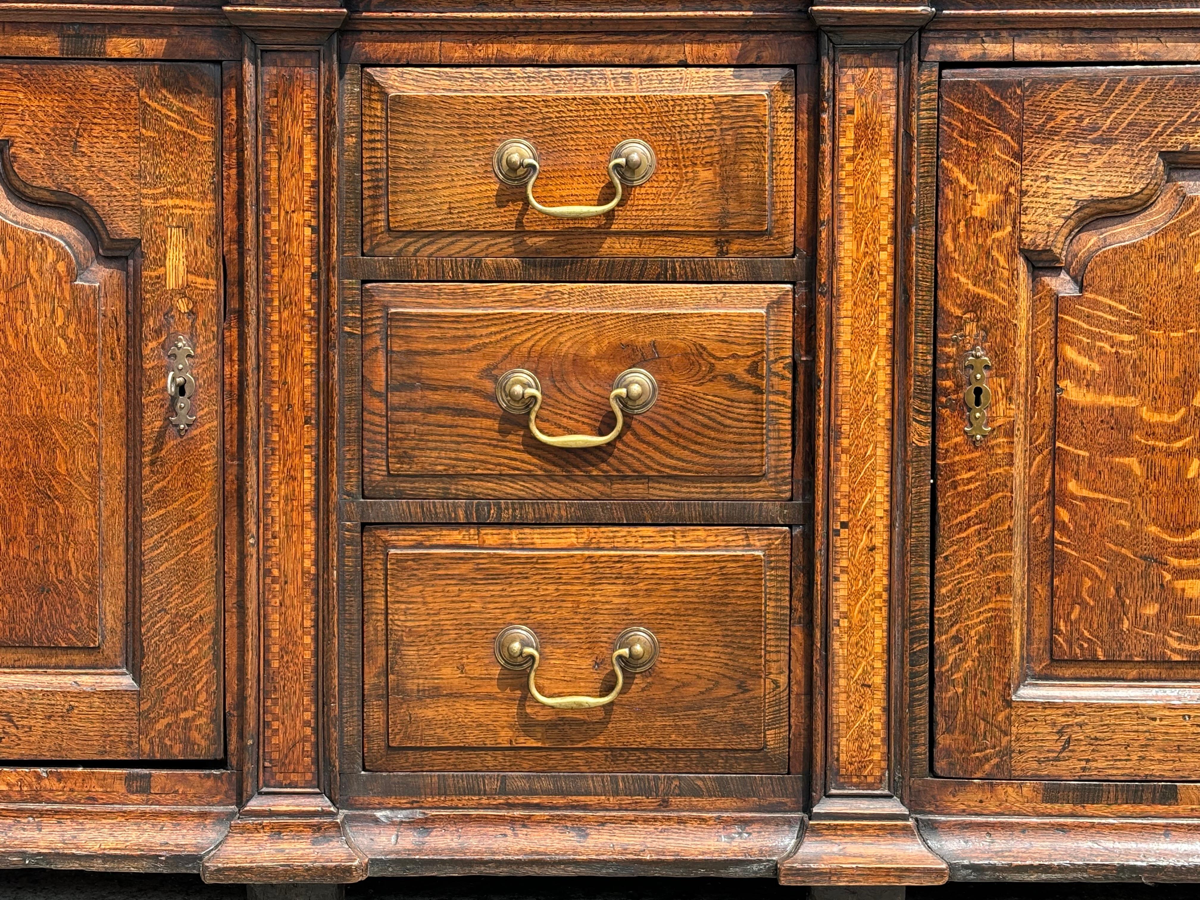 18th Century George III Period Parquetry Oak Dresser Base In Good Condition For Sale In Petworth,West Sussex, GB