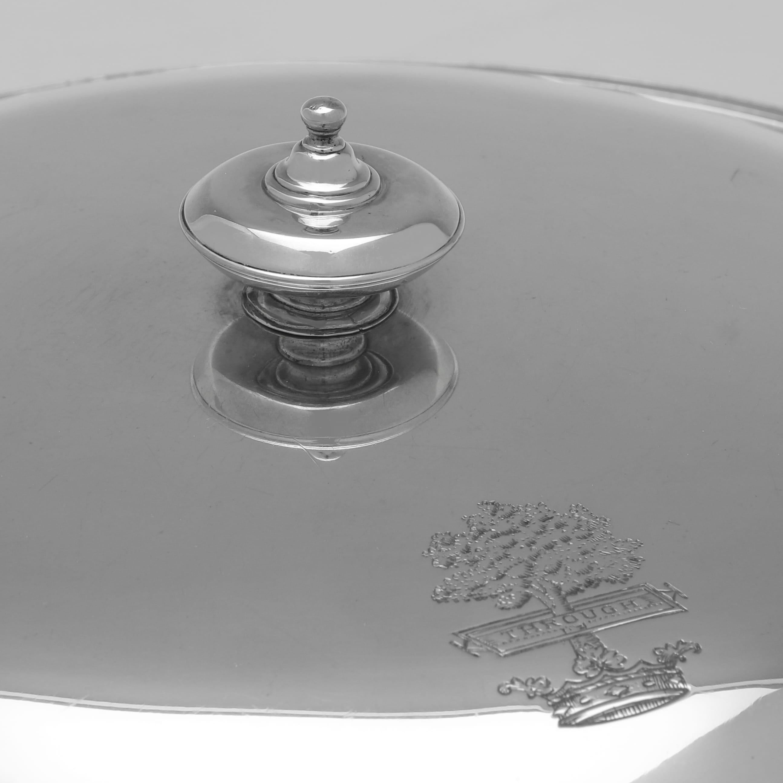 Anglais Plat à entretoises en argent sterling d'époque George III du 18ème siècle, Londres 1779 en vente