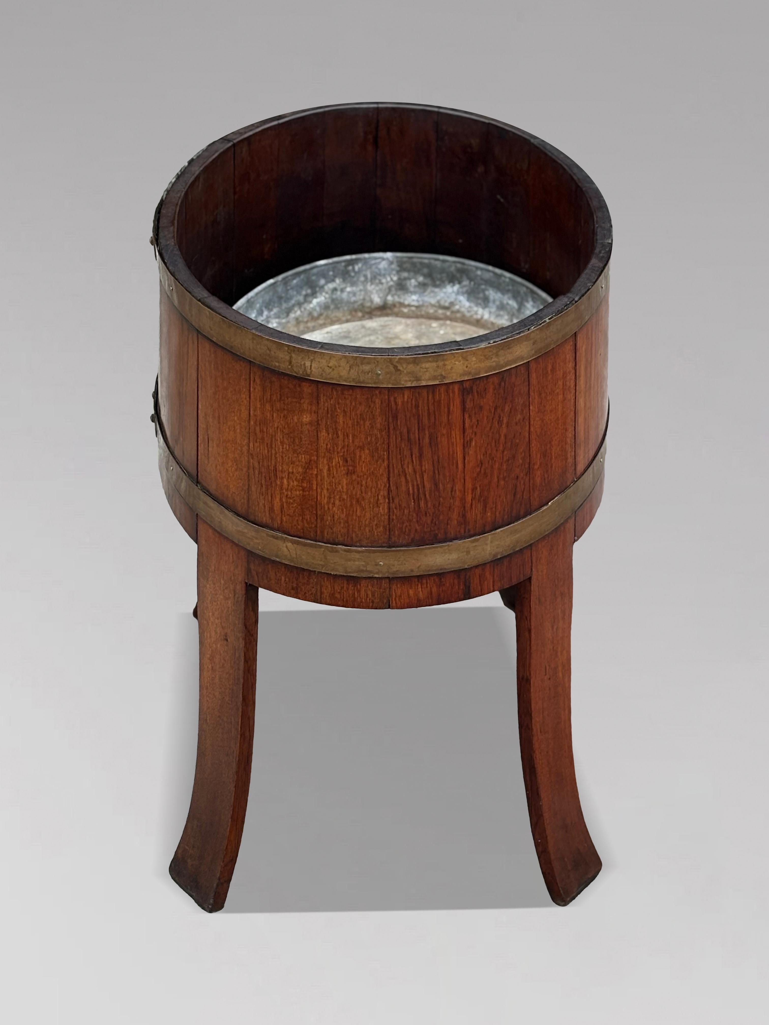 18th Century George III Period Walnut Brass-Bound Wine Cooler im Zustand „Gut“ im Angebot in Petworth,West Sussex, GB