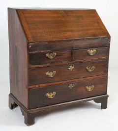 18th Century George III Quartersawn Oak Slant-Front Bureau / Desk