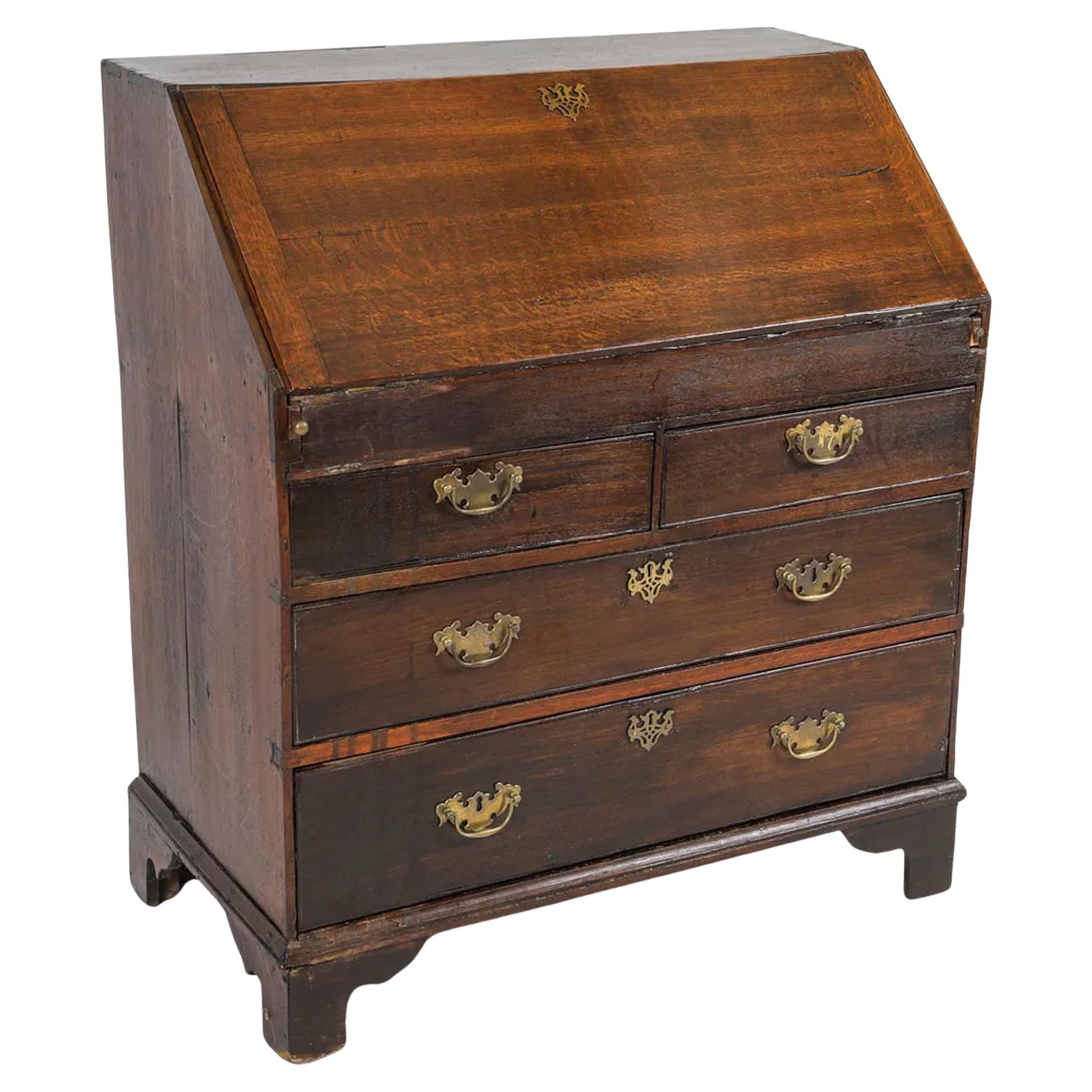 18th Century George III Quartersawn Oak Slant-Front Bureau / Desk For Sale