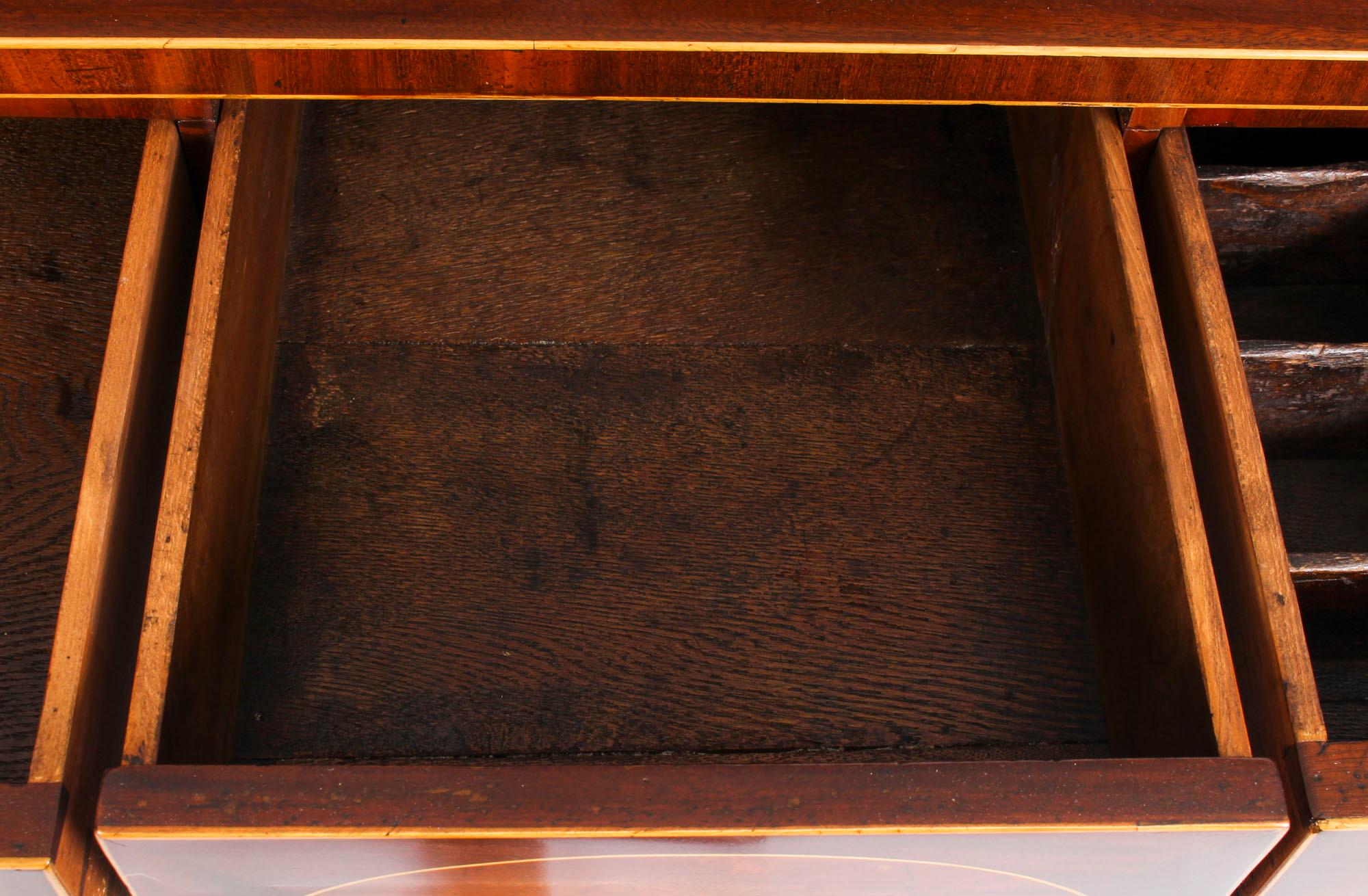 18th Century George III Scottish Mahogany and Line Inlaid Bowfront Sideboard 13